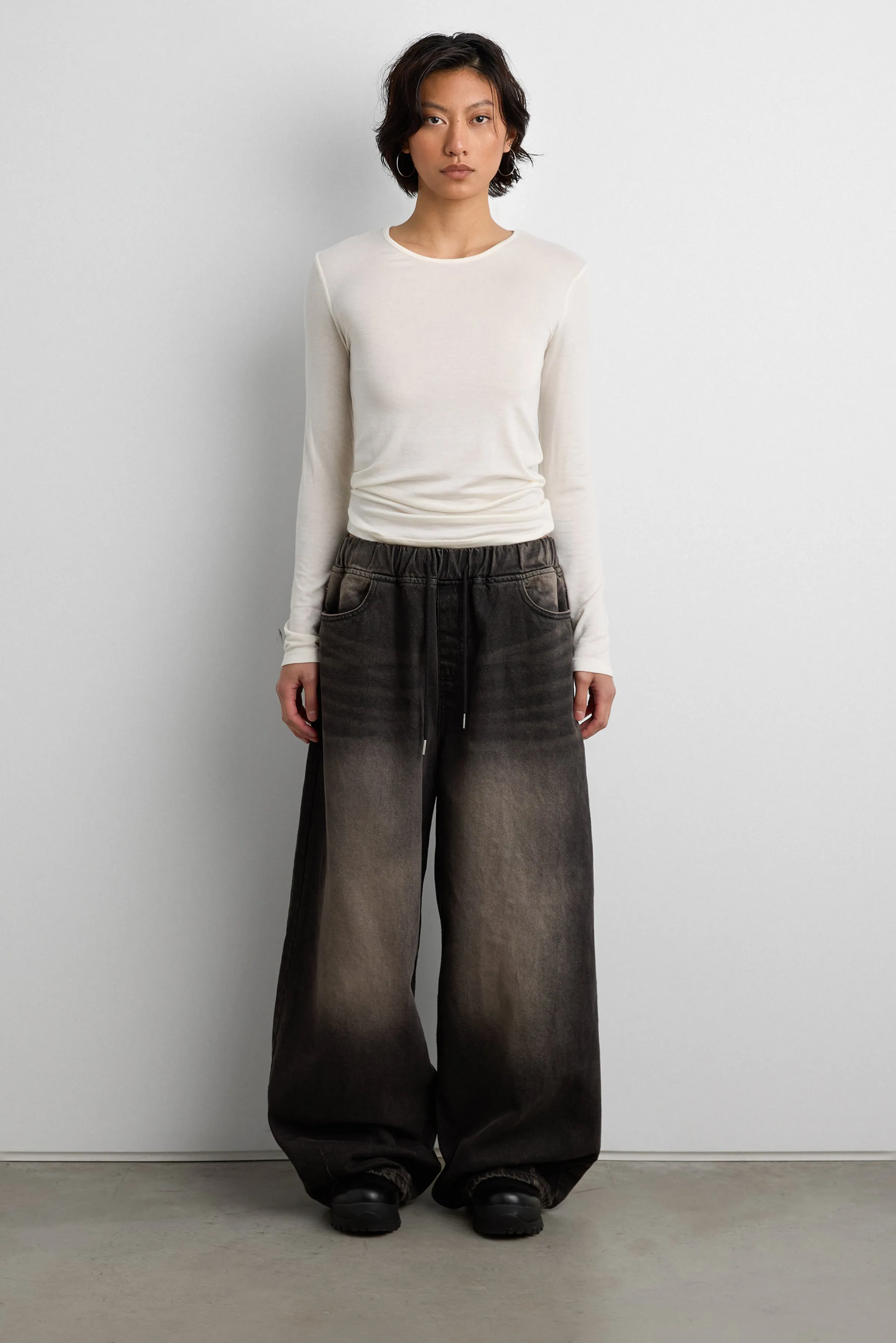VINTAGE WASH ELASTIC WAIST JEAN sold by OAK AND FORT