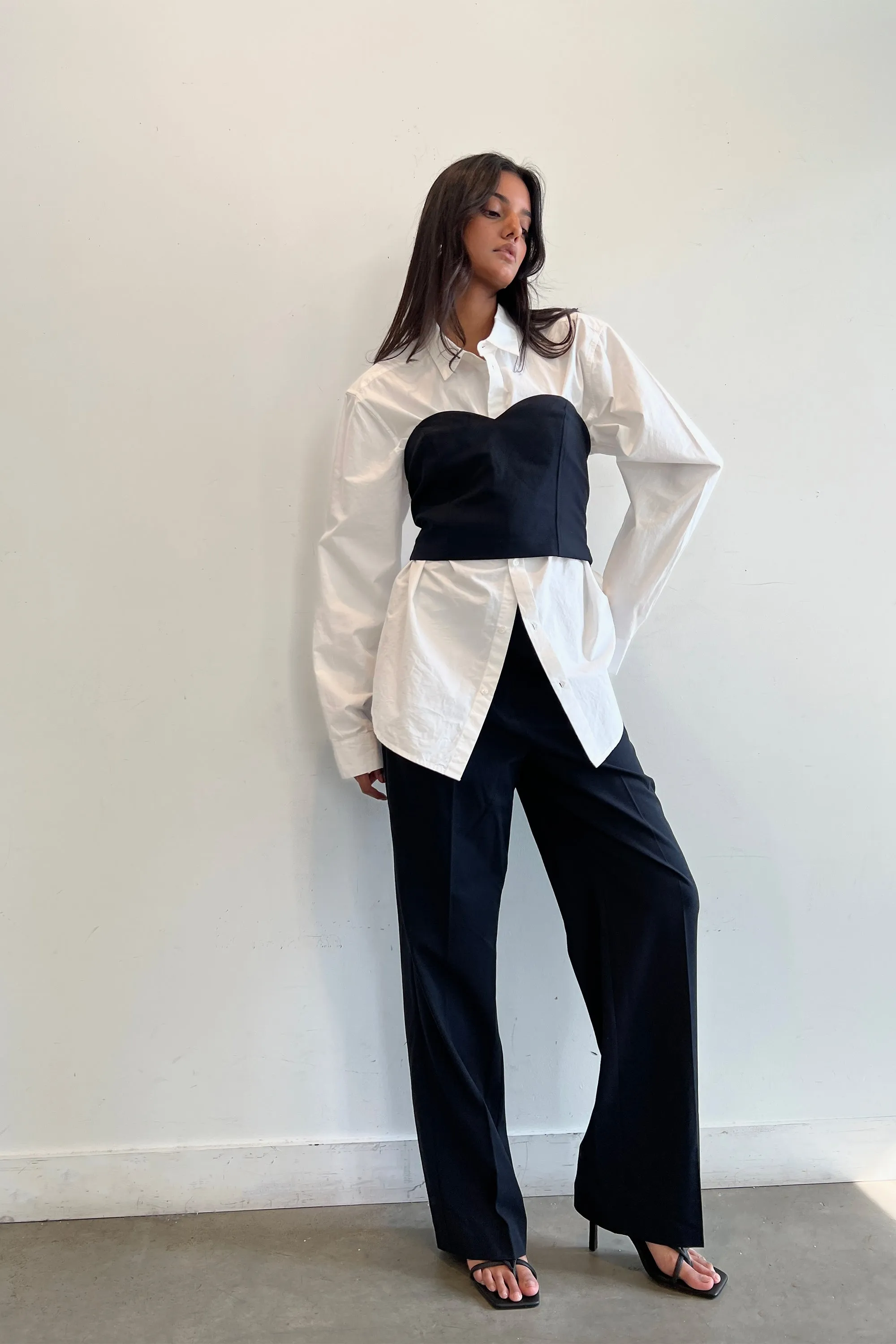 SWEETHEART NECKLINE TOP sold by OAK AND FORT