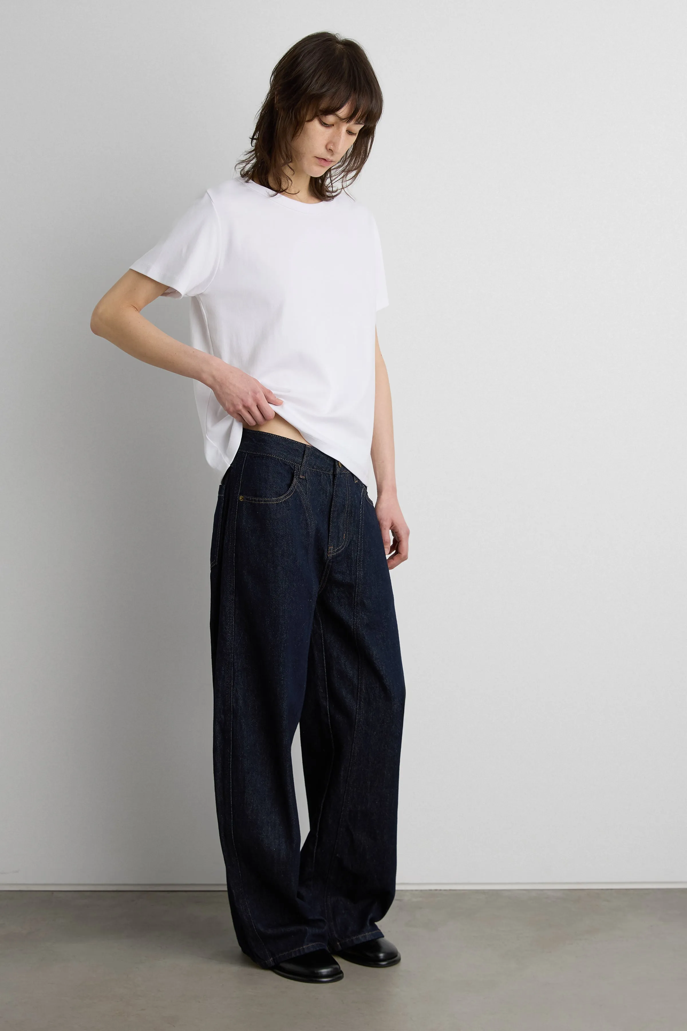 HIGH RISE BARREL LEG JEAN WITH FRONT SEAM DETAIL sold by OAK AND FORT product image thumbnail 3