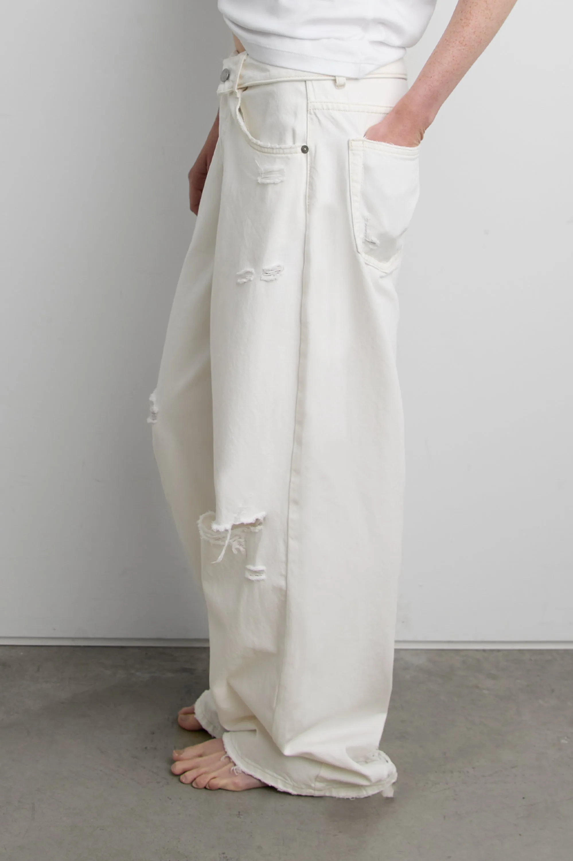 DISTRESSED STRAIGHT LEG JEAN sold by OAK AND FORT product image thumbnail 3