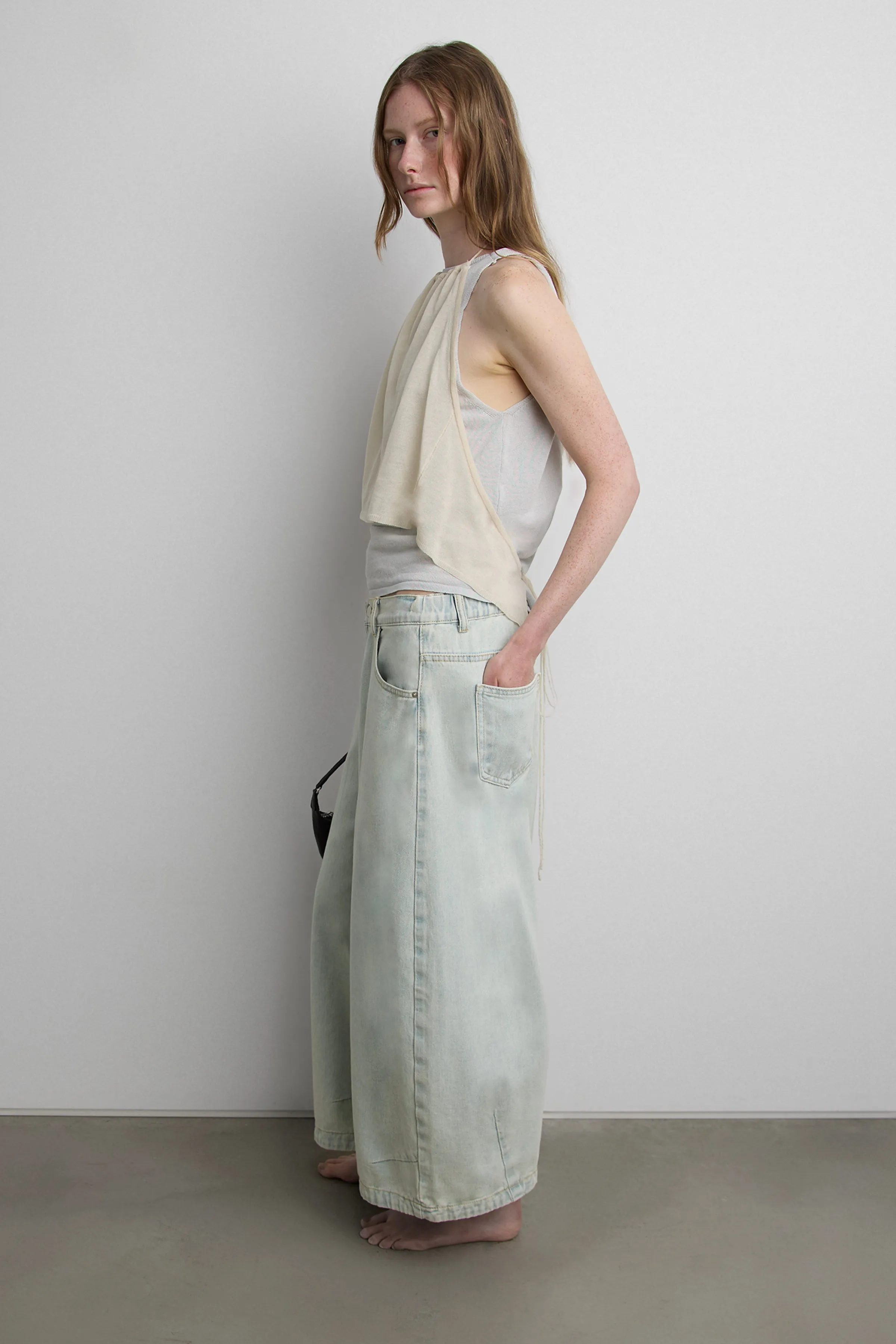 BARREL FIT LIGHT WASH JEAN sold by OAK AND FORT product image thumbnail 2