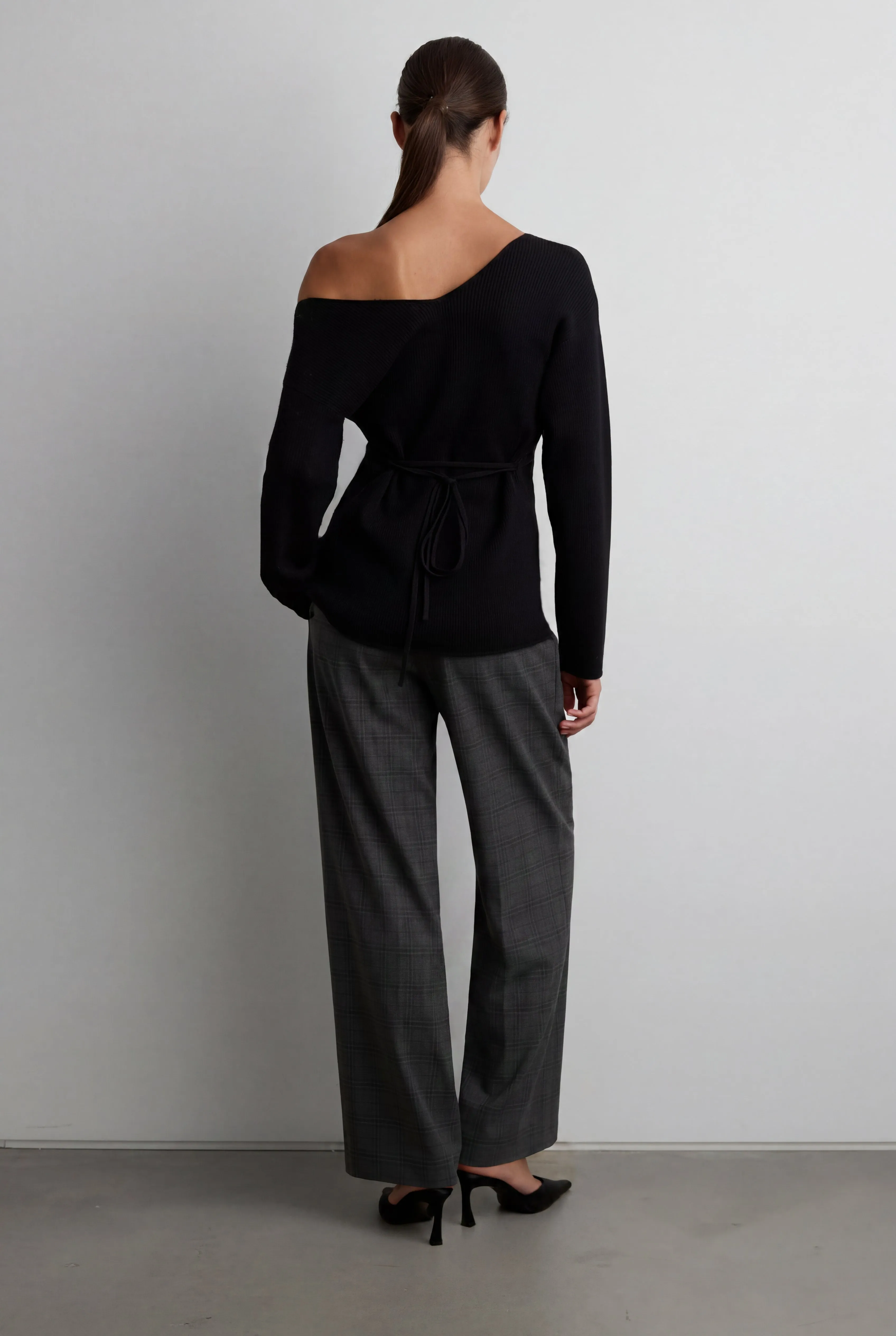 WOVEN PRINT DRAWSTRING STRAIGHT LEG PANT sold by OAK AND FORT product image thumbnail 4