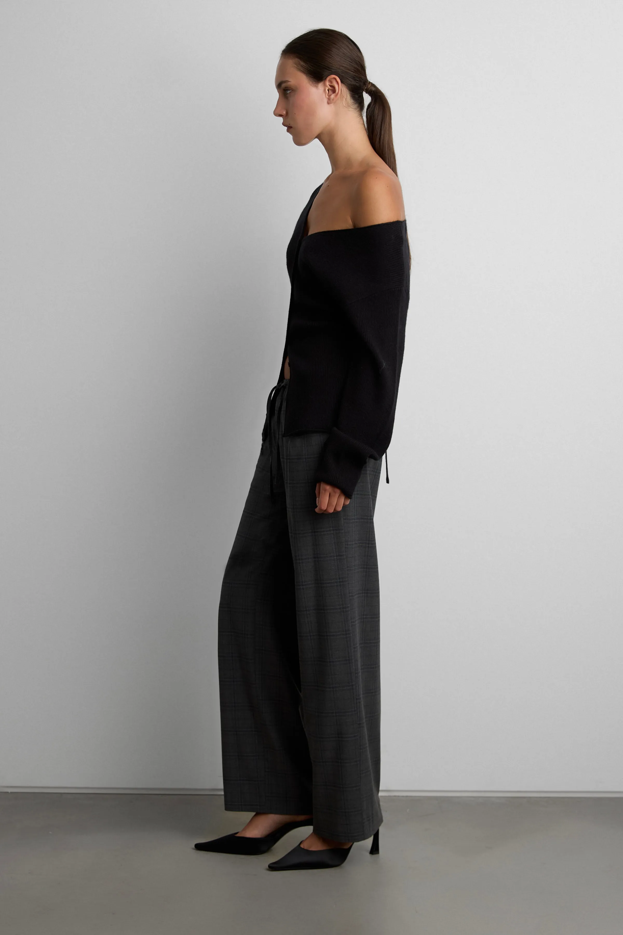 WOVEN PRINT DRAWSTRING STRAIGHT LEG PANT sold by OAK AND FORT product image thumbnail 3