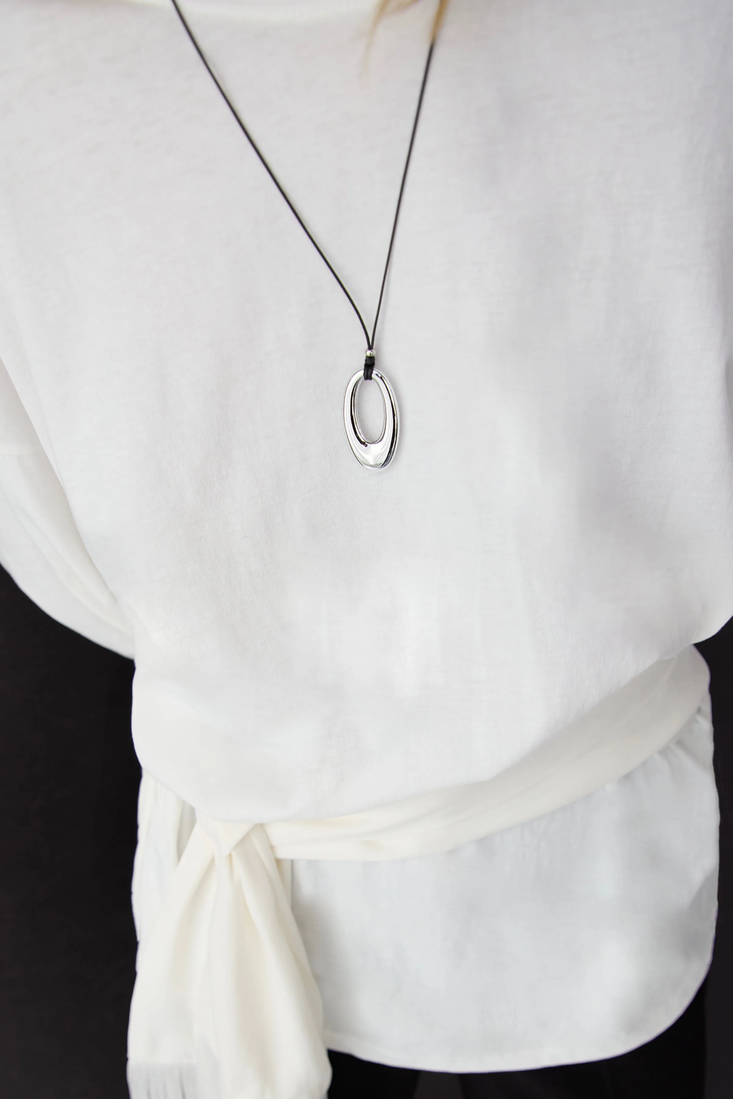 ORGANIC ROUND PENDANT NECKLACE sold by OAK AND FORT product image thumbnail 3