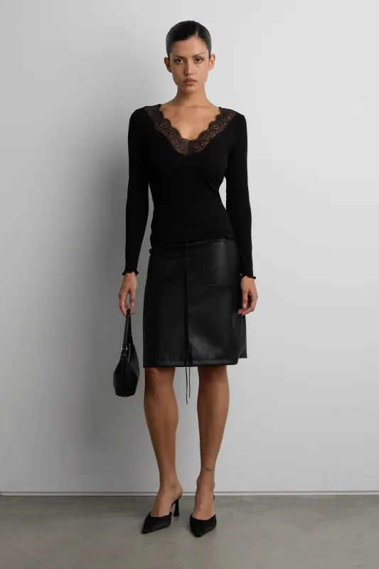 V-NECK LACE DETAIL TOP made by OAK AND FORT