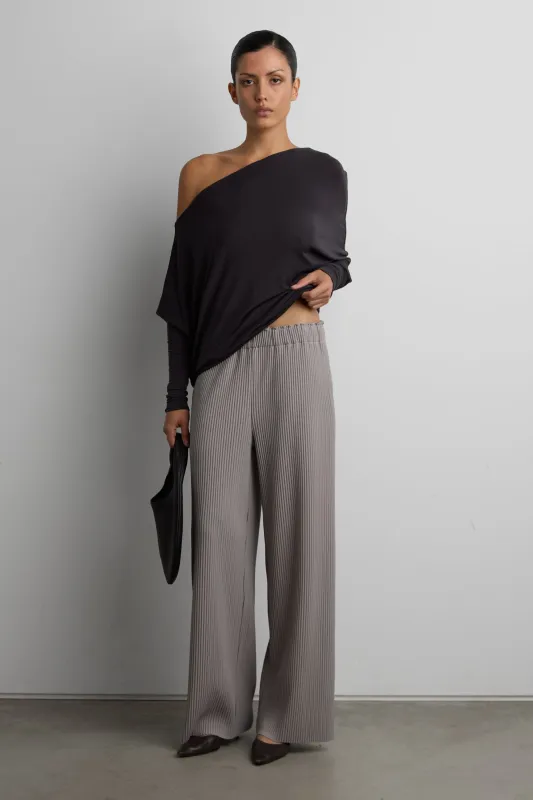 PLEATED STRAIGHT LEG ELASTIC WAIST PANT made by OAK AND FORT