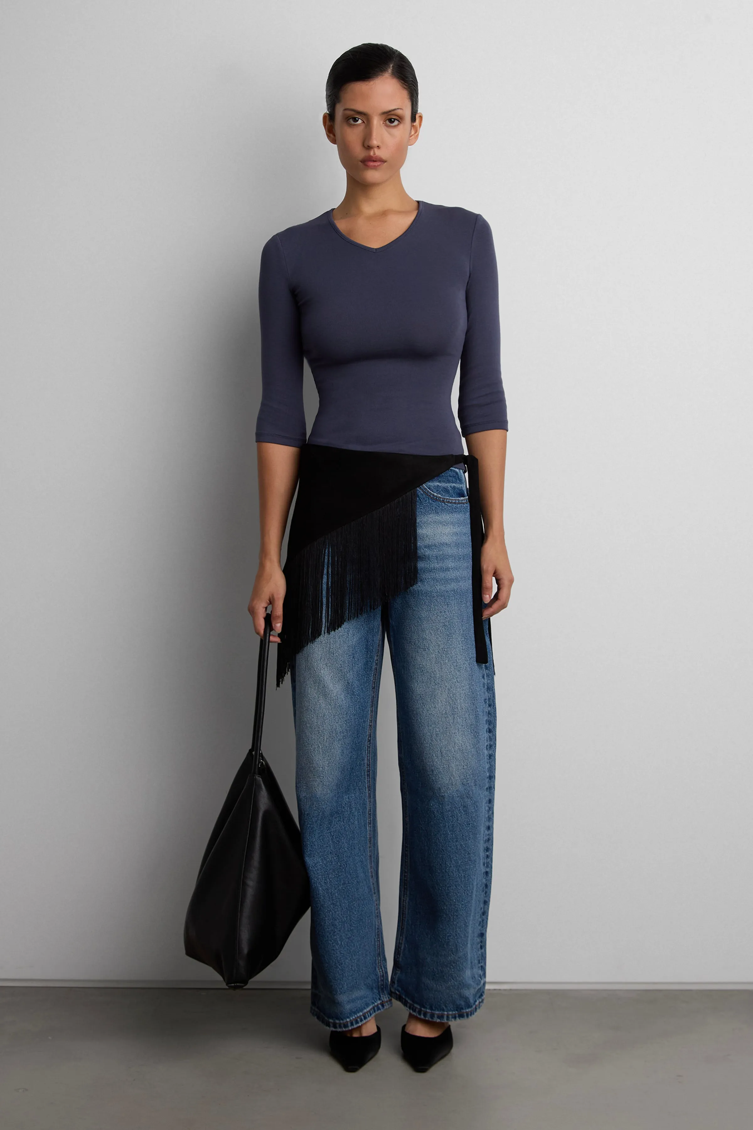 FITTED COTTON MODAL V-NECK QUARTER SLEEVE TOP sold by OAK AND FORT