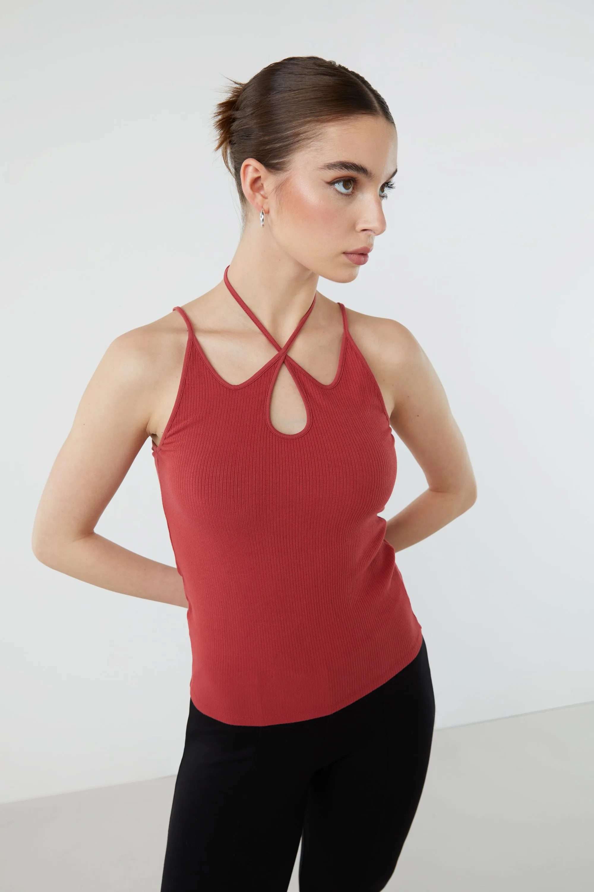 HALTER TANK WITH KEYHOLE CUT-OUT sold by OAK AND FORT