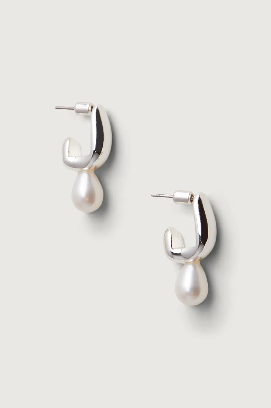 HOOP EARRINGS WITH WATER PEARLS sold by OAK AND FORT product image thumbnail 3