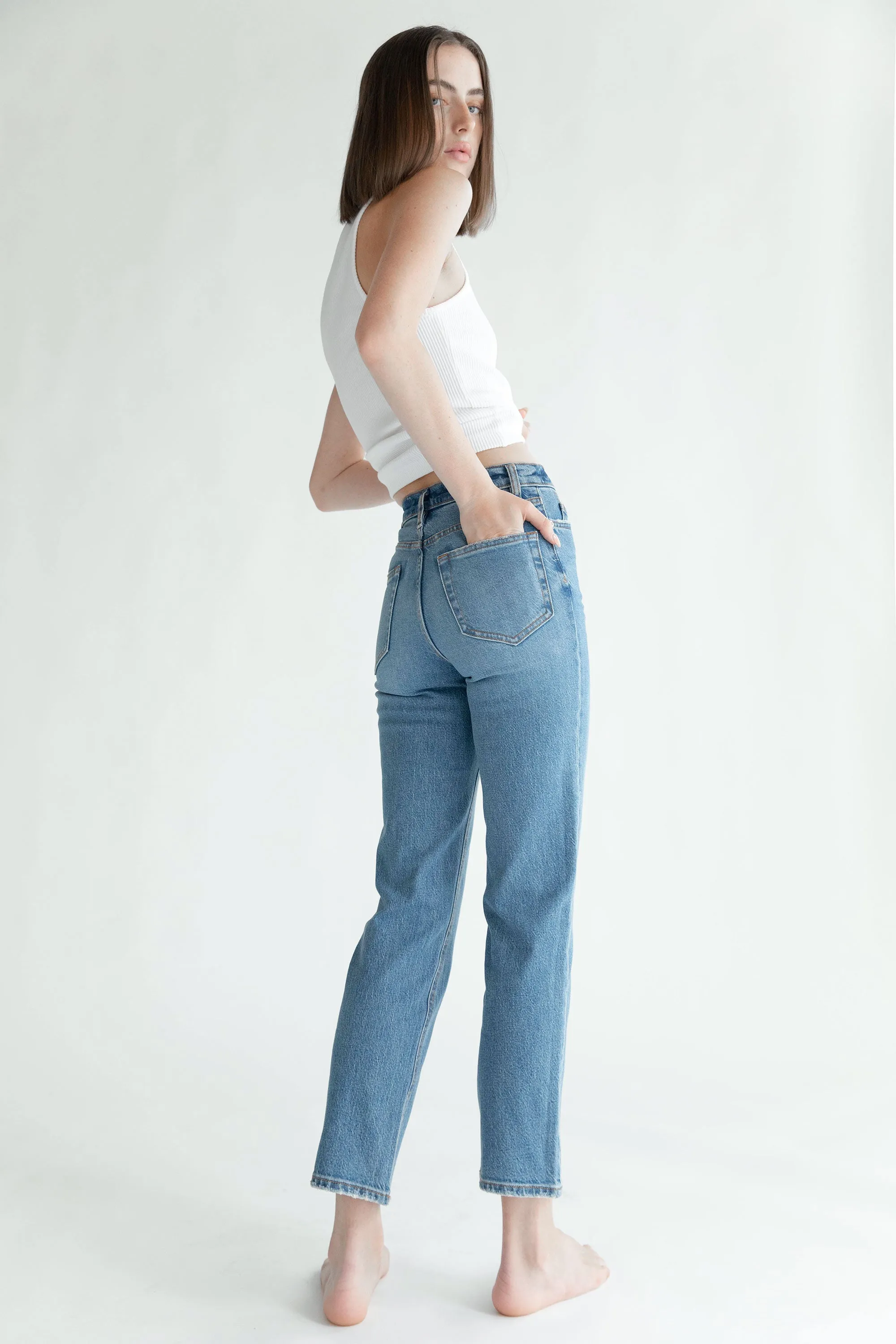 OAK ESSENTIAL STRAIGHT LEG HIGH-RISE JEAN sold by OAK AND FORT product image thumbnail 3