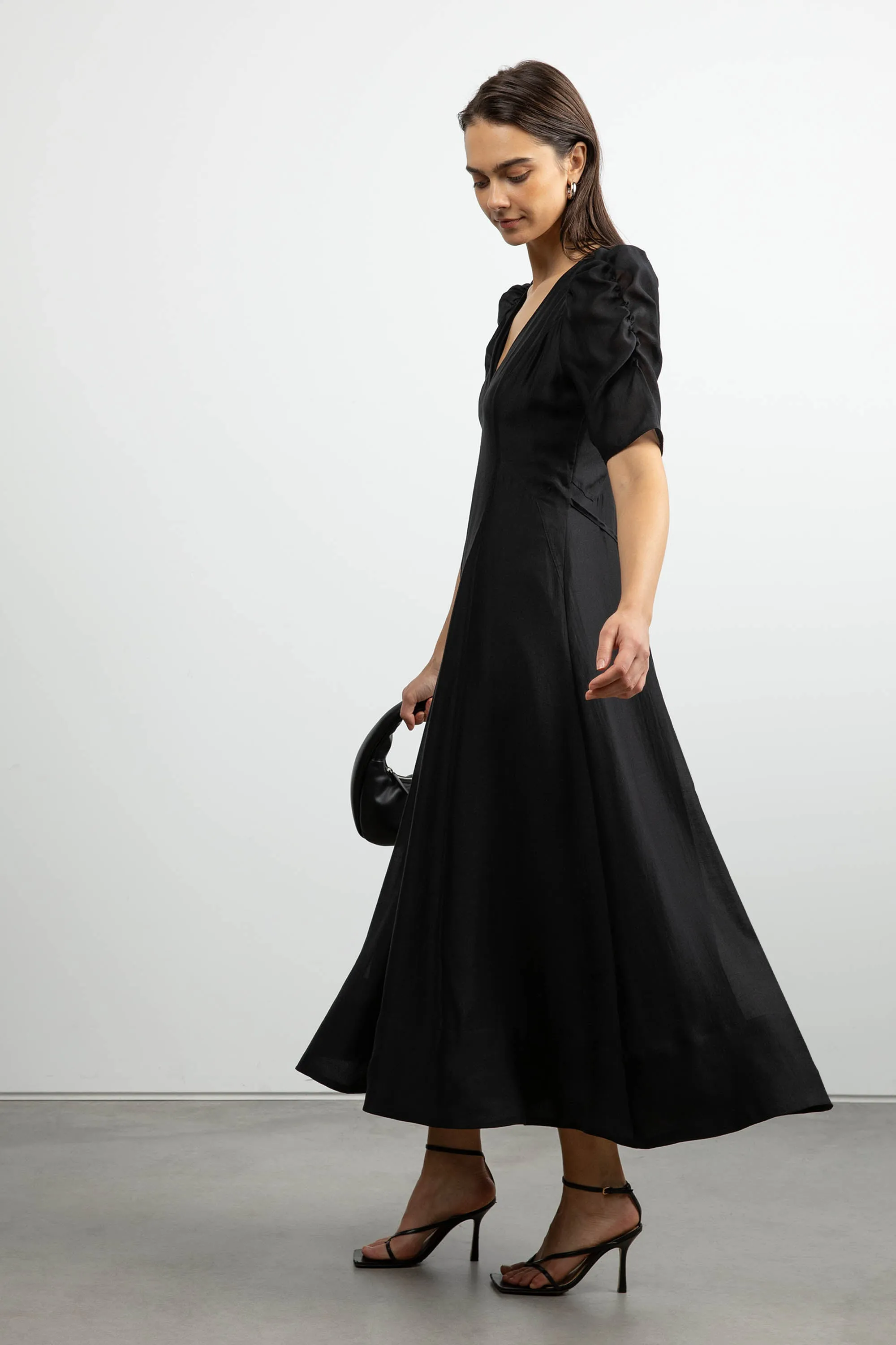 V-NECK PUFF SLEEVE MAXI DRESS sold by OAK AND FORT product image thumbnail 4