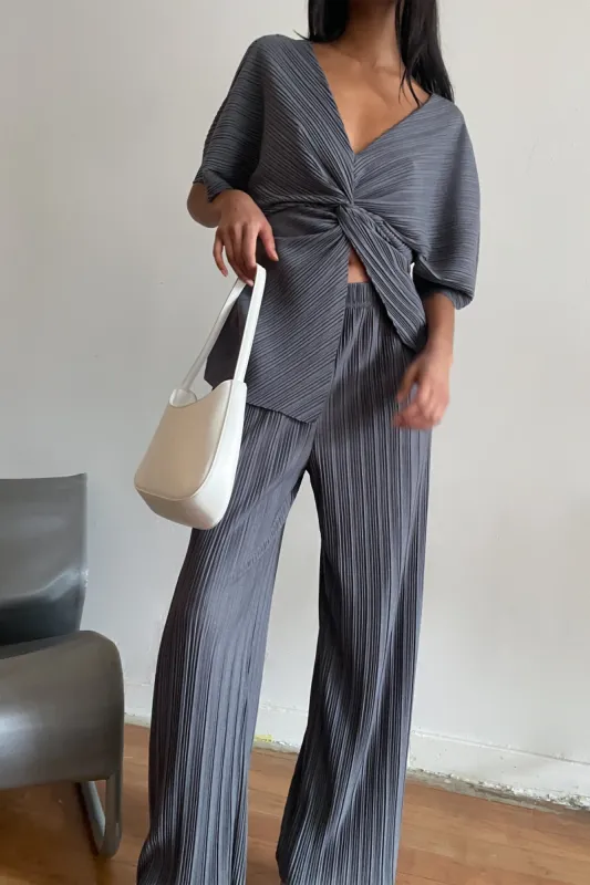 PLEATED FRONT TWIST TOP sold by OAK AND FORT