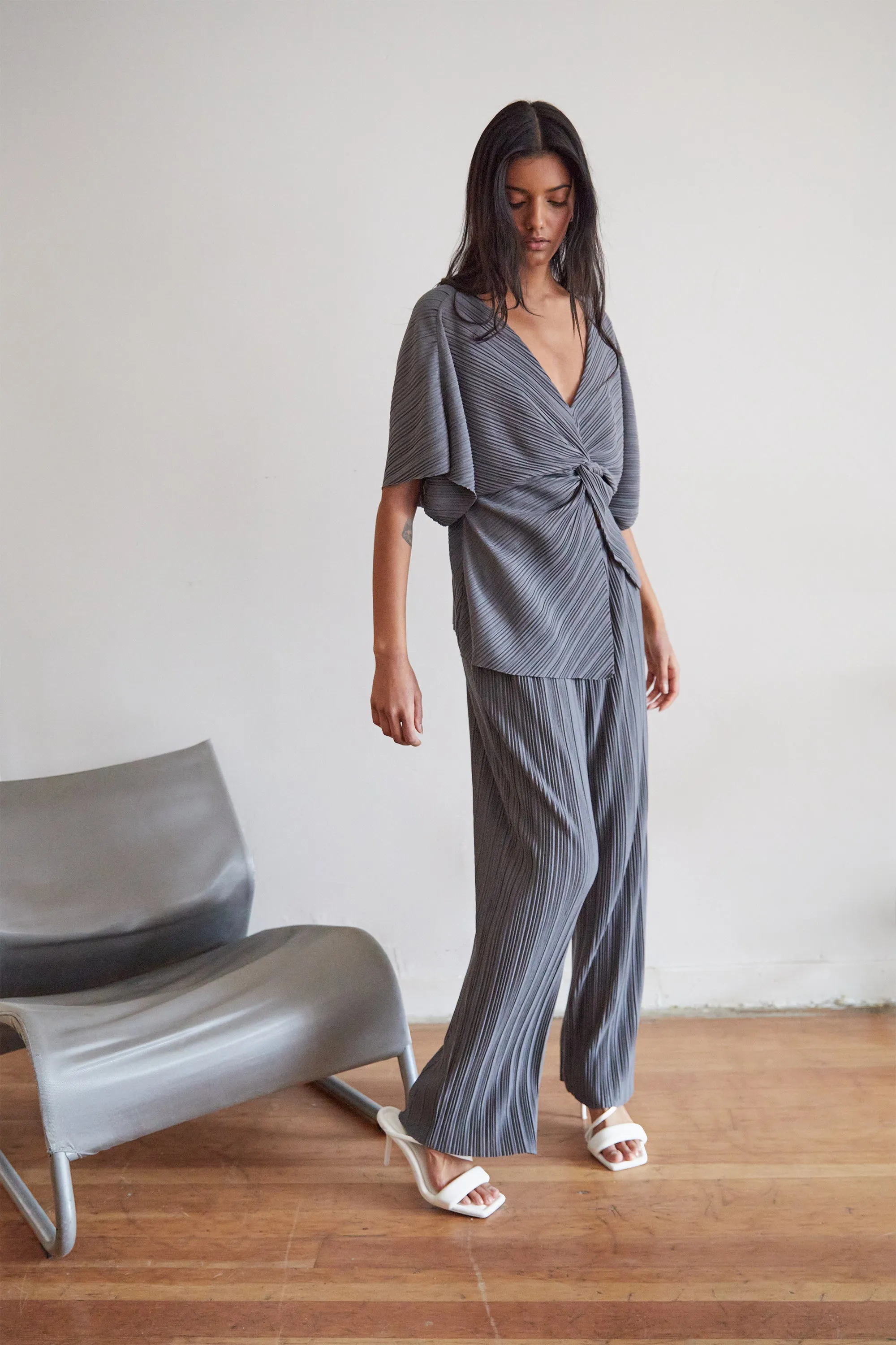 PLEATED FRONT TWIST TOP sold by OAK AND FORT product image thumbnail 4