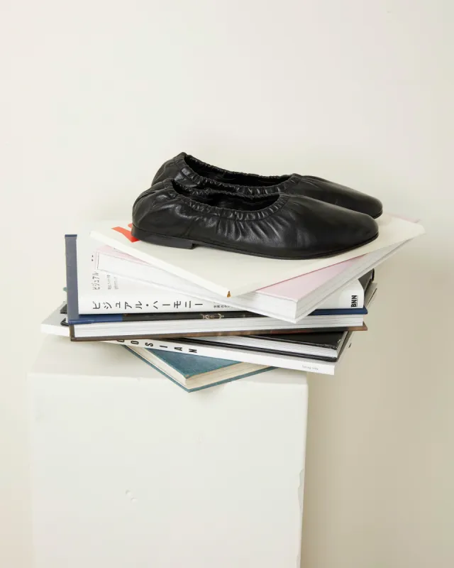 Ballerine dorleac sold by Officine Generale