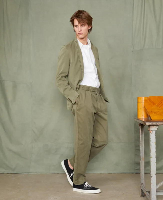 Chino a plis sold by Officine Generale