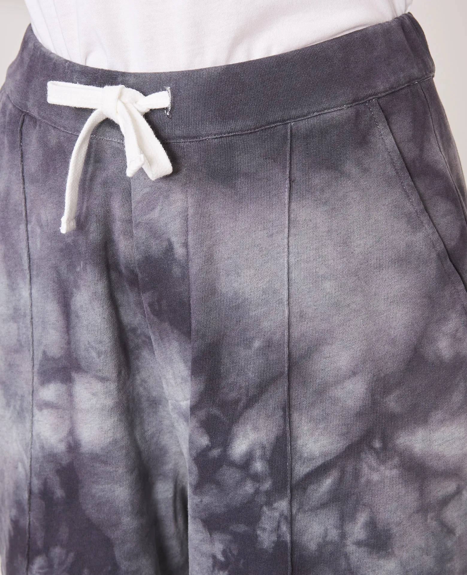 Short manuela sold by Officine Generale product image thumbnail 5