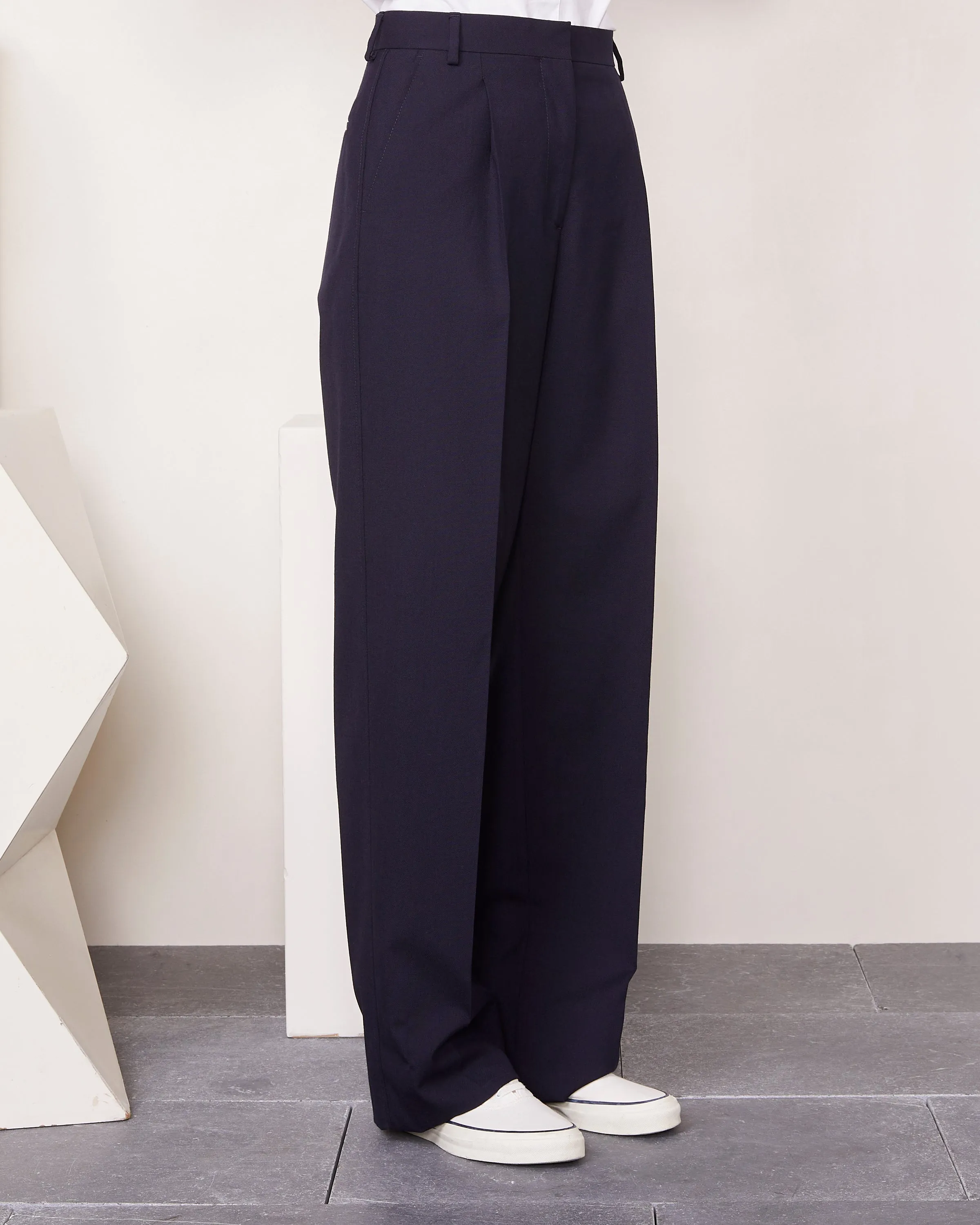 Pantalon new sophie sold by Officine Generale product image thumbnail 3