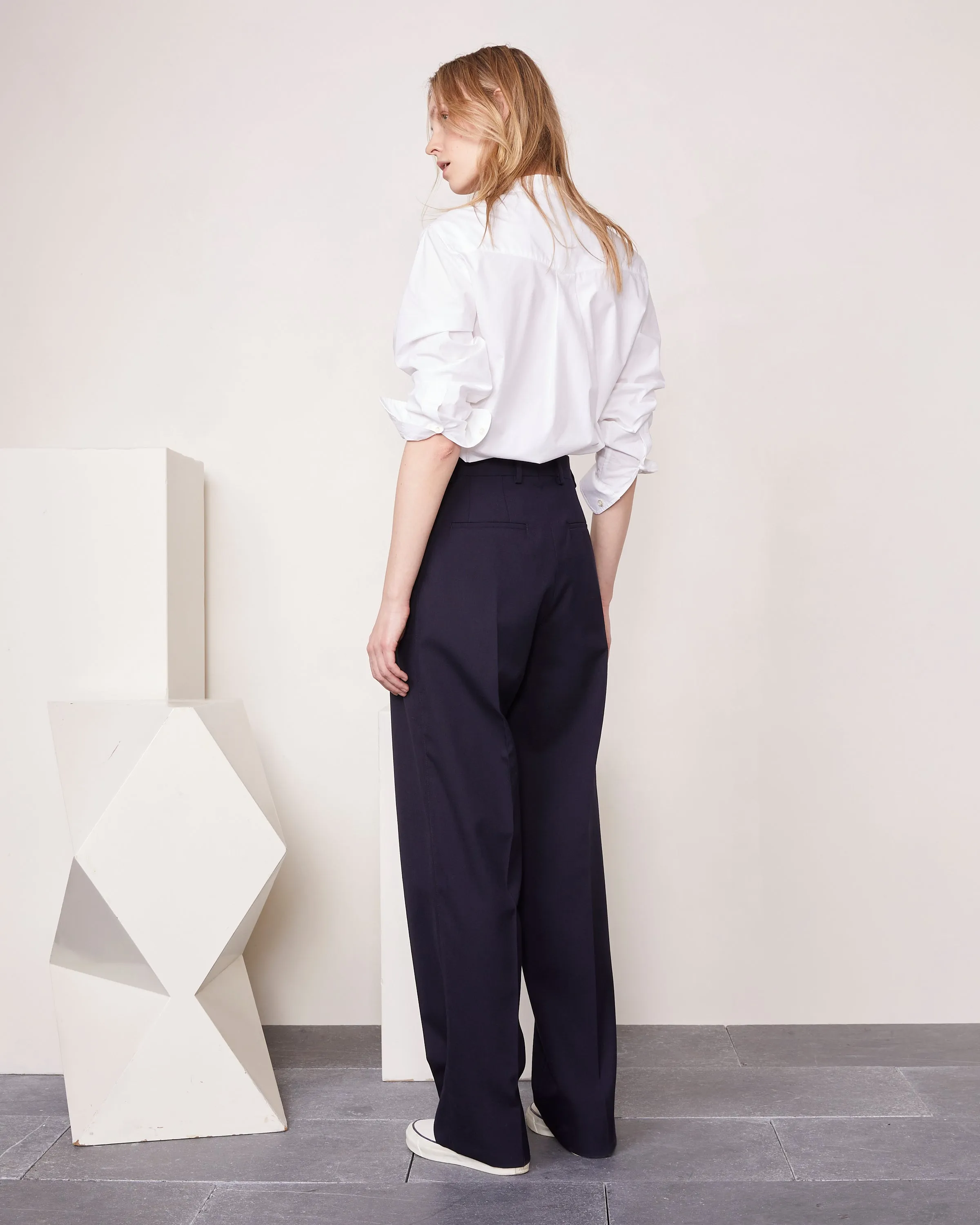Pantalon new sophie sold by Officine Generale product image thumbnail 2