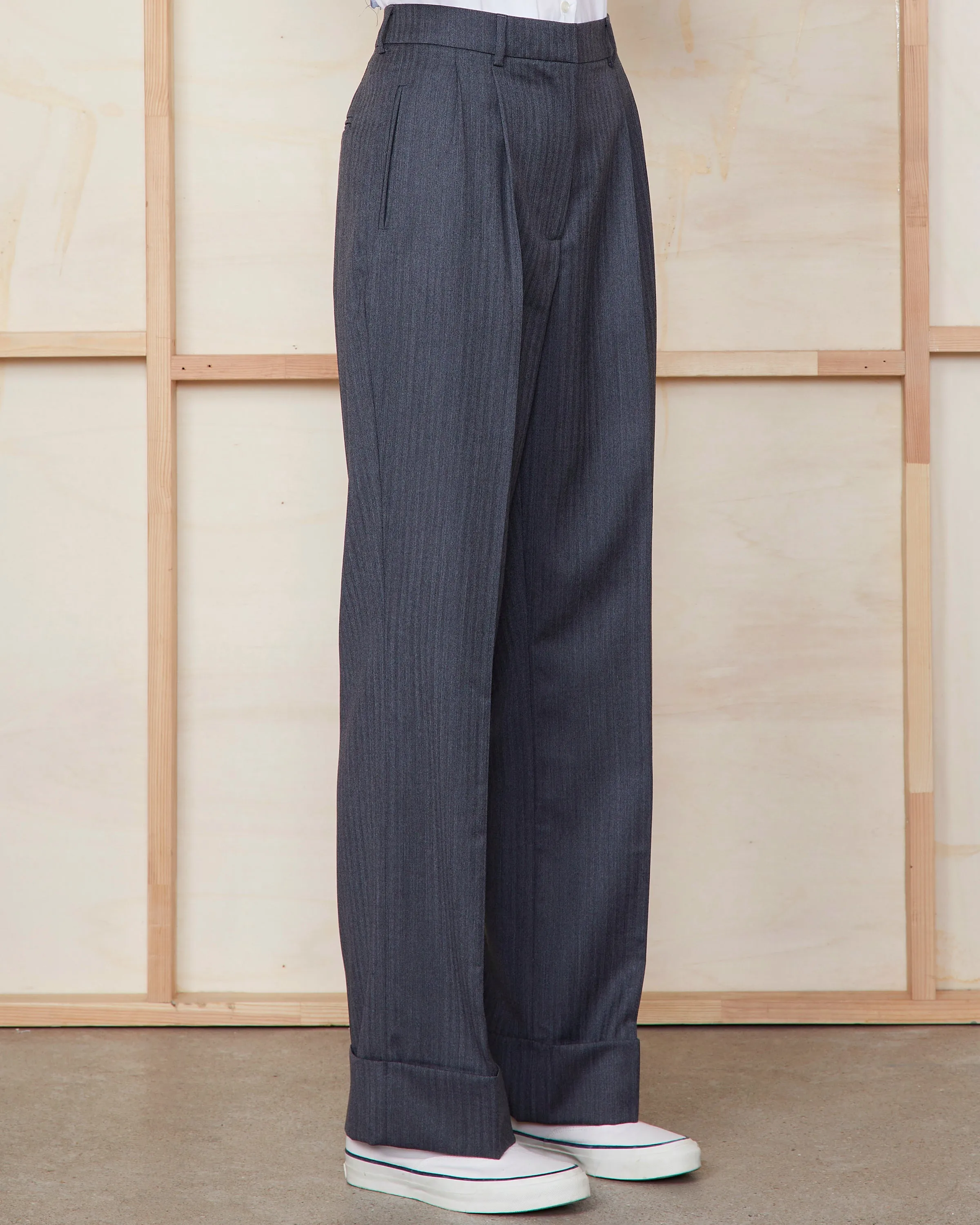 Pantalon willow sold by Officine Generale product image thumbnail 2