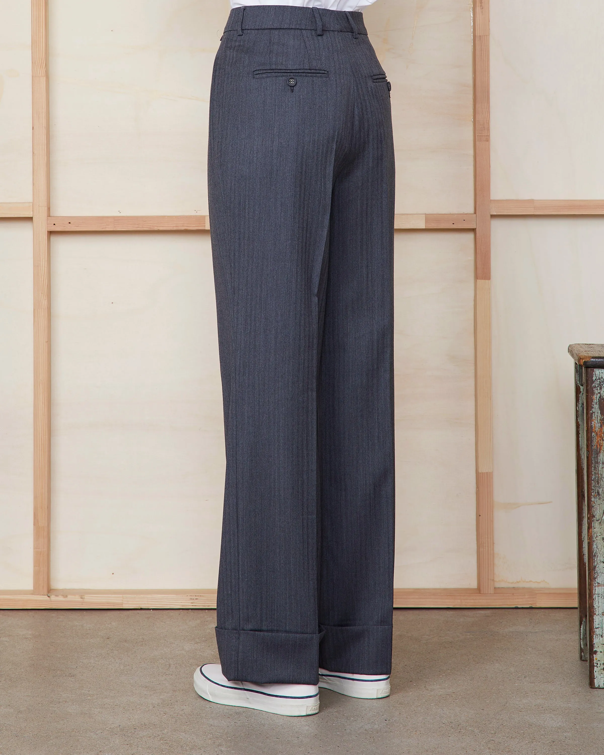 Pantalon willow sold by Officine Generale product image thumbnail 3