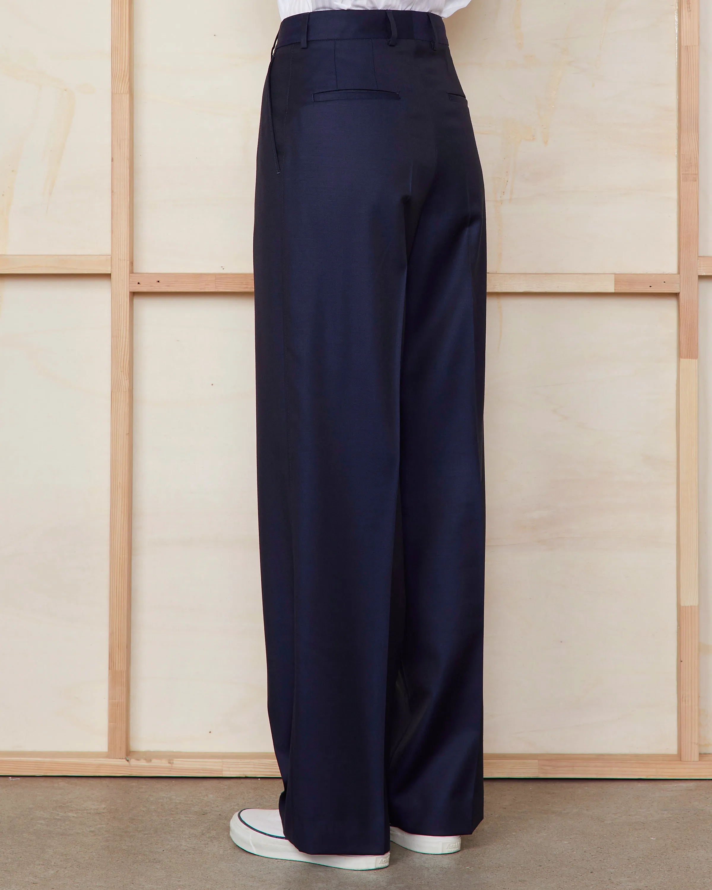 Pantalon new sophie sold by Officine Generale product image thumbnail 3