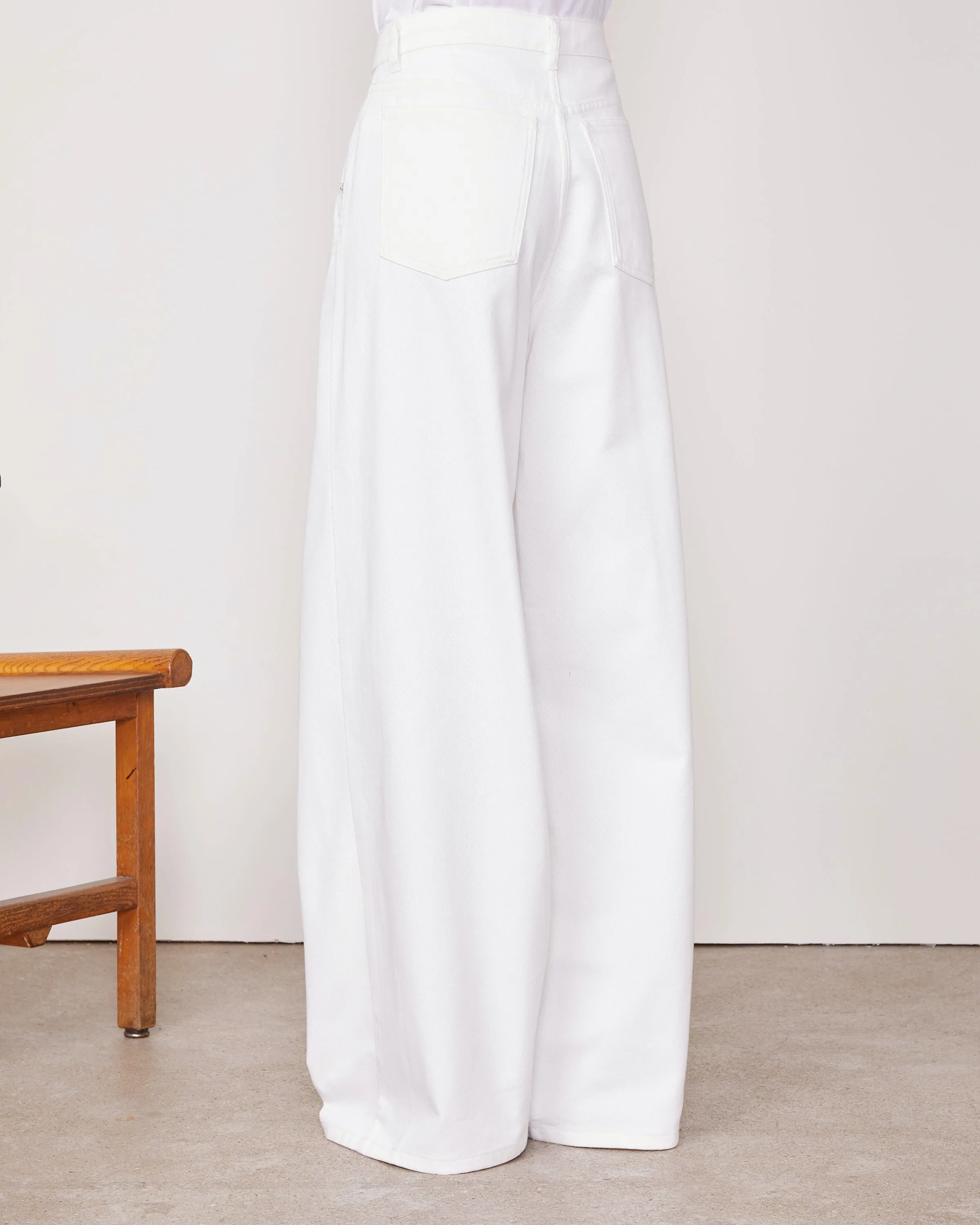 Jean moena sold by Officine Generale product image thumbnail 4