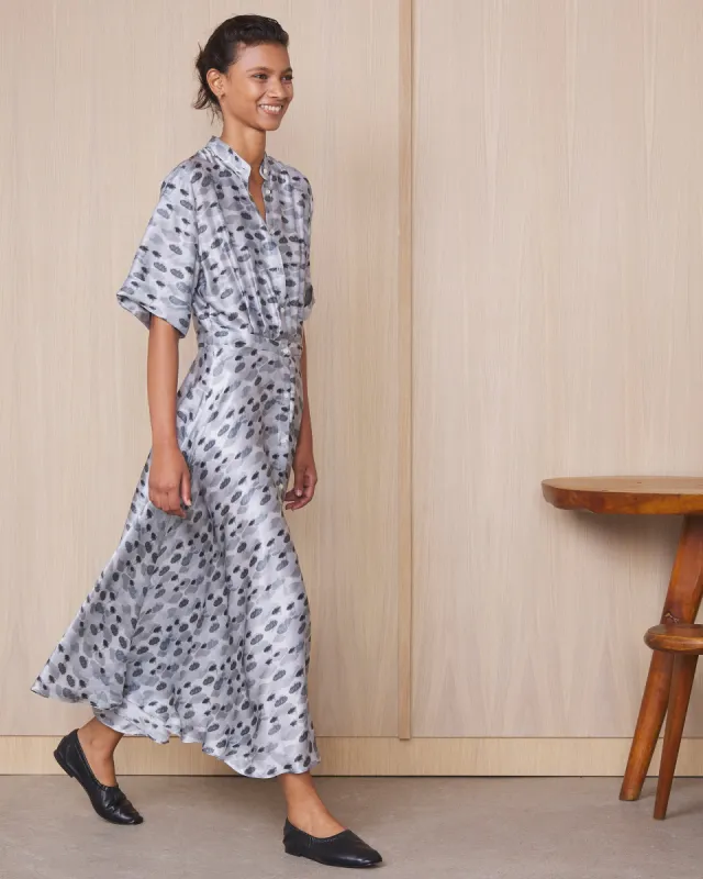 Robe nadia sold by Officine Generale