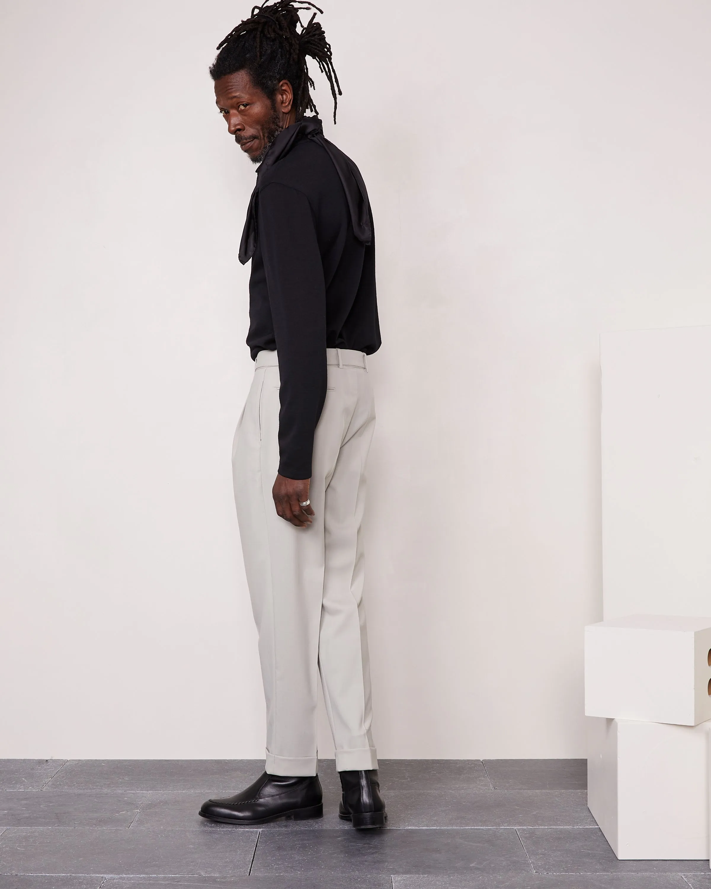 Pantalon hugo sold by Officine Generale product image thumbnail 2