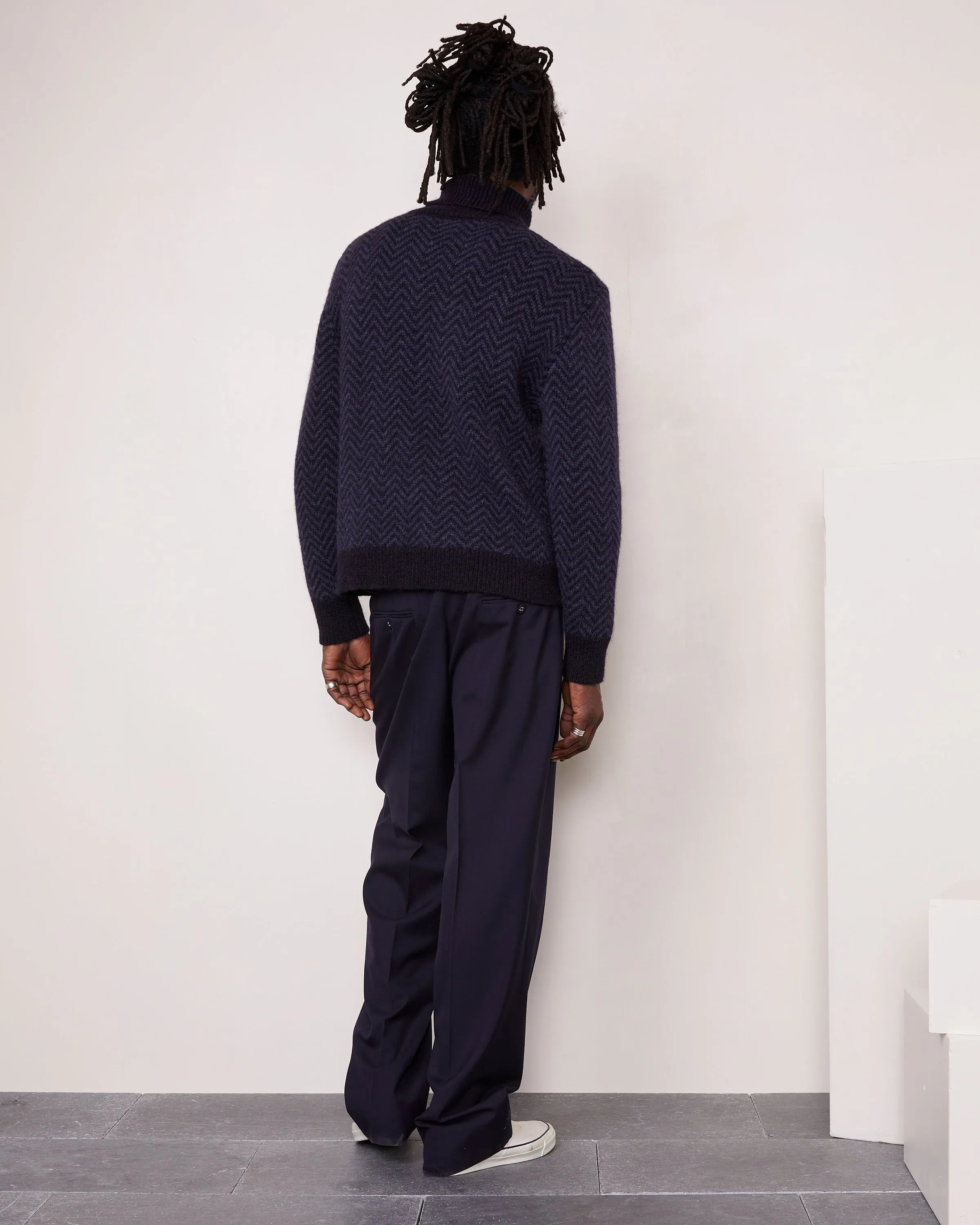 Pull herring sold by Officine Generale product image thumbnail 4