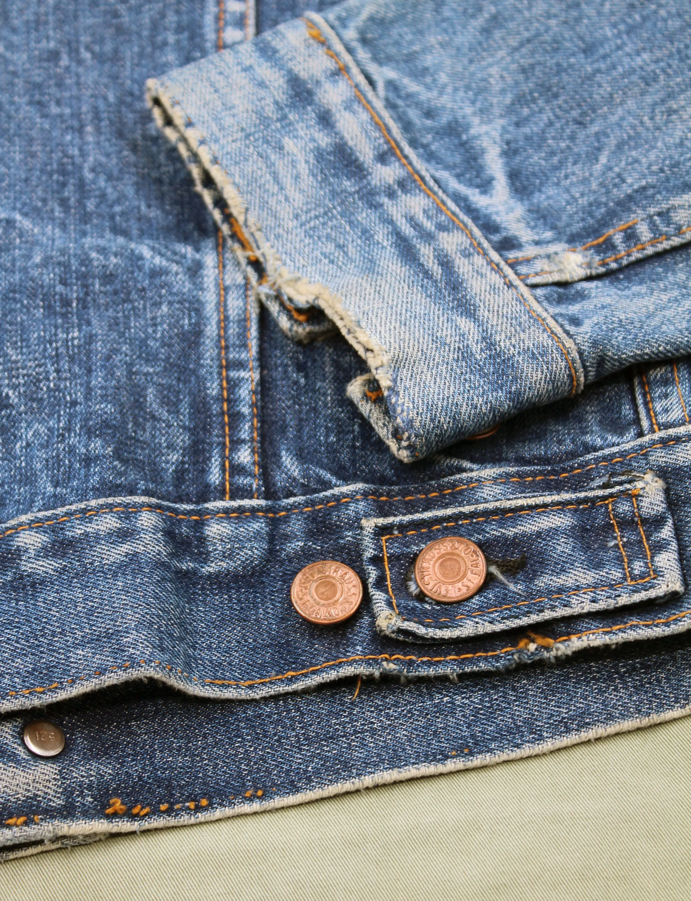 Veste en jean vintage levi’s sold by Officine Generale product image thumbnail 3