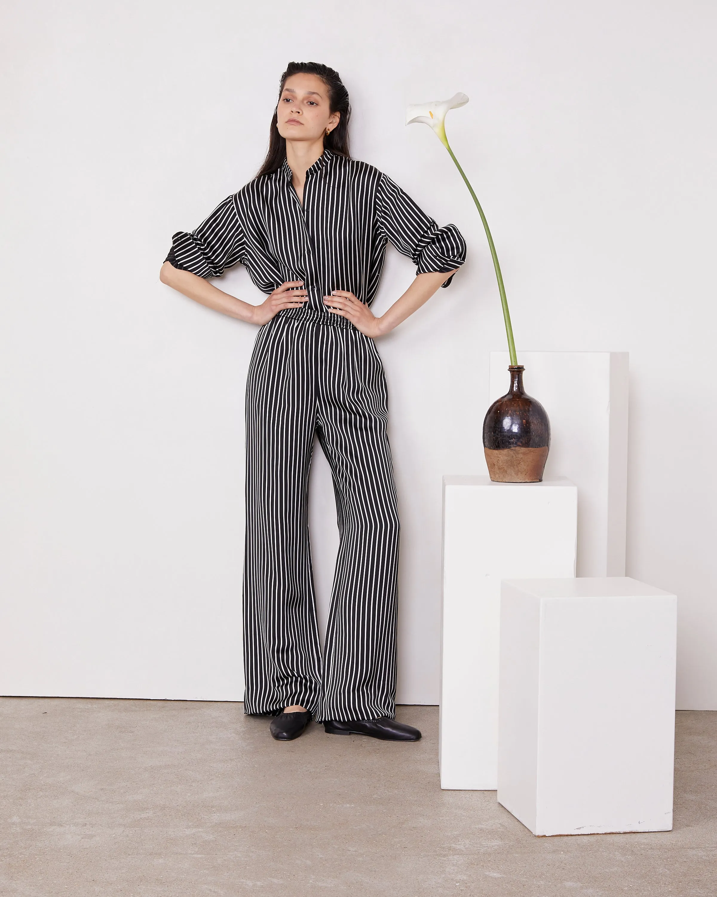 Pantalon gracella sold by Officine Generale product image thumbnail 2