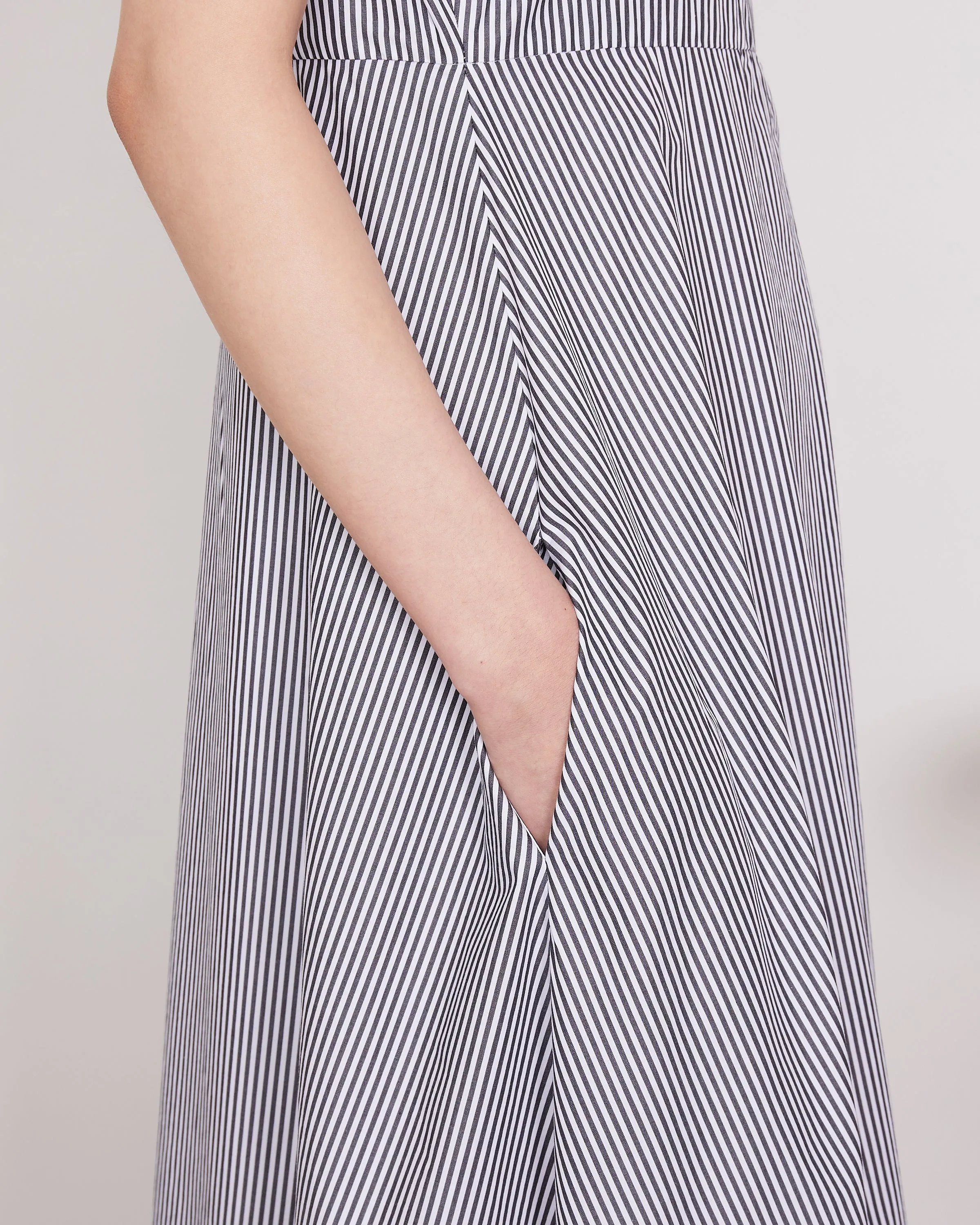 Robe loretta sold by Officine Generale product image thumbnail 4