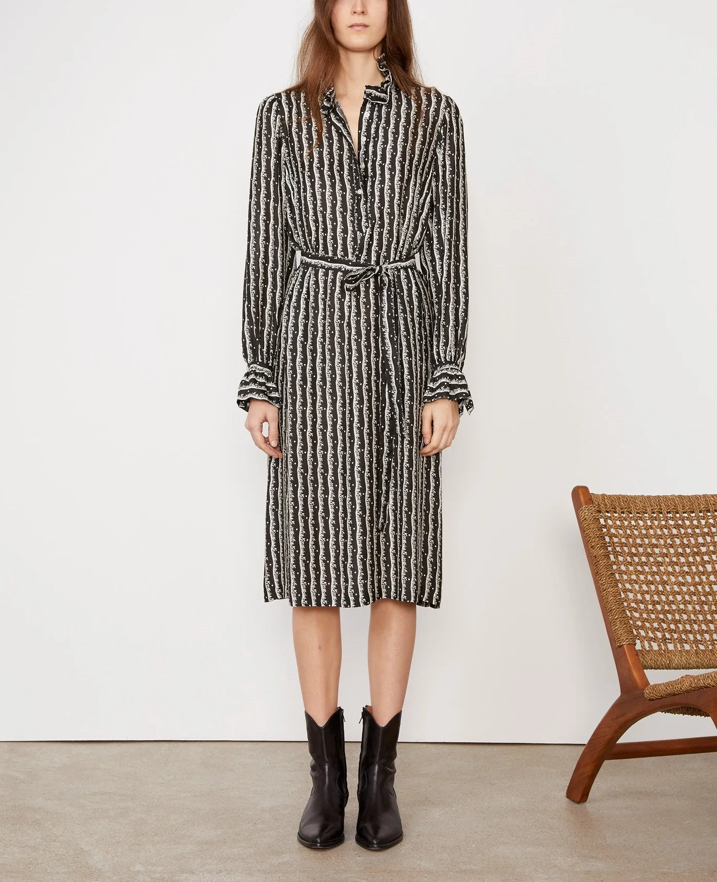 Robe brune sold by Officine Generale product image thumbnail 4