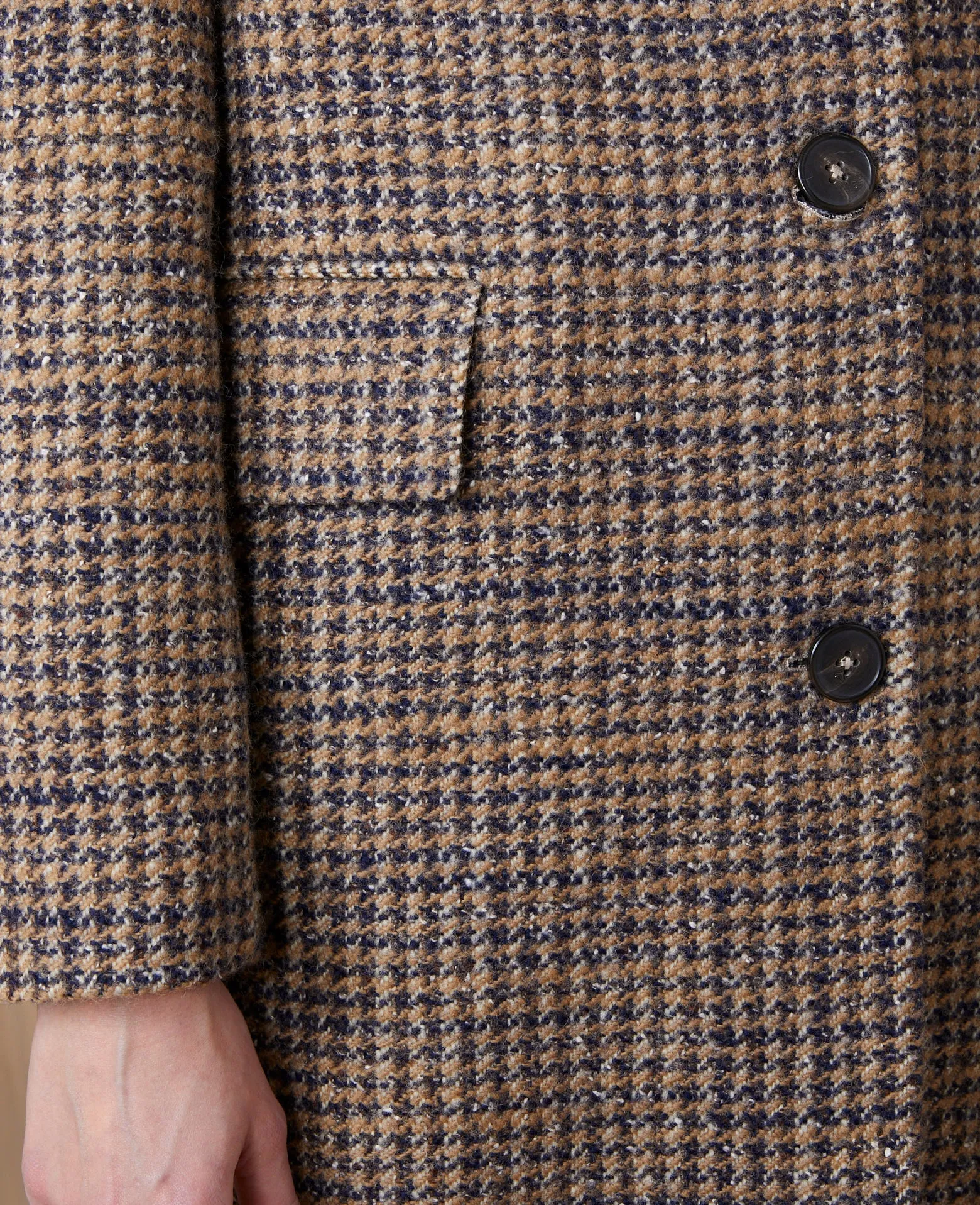 Manteau amber sold by Officine Generale product image thumbnail 4