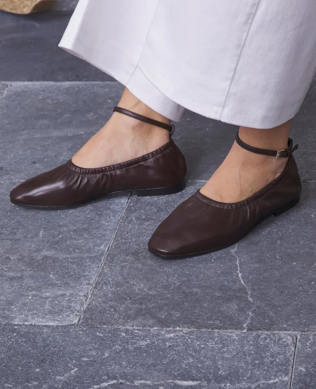 Ballerine dorleac sold by Officine Generale