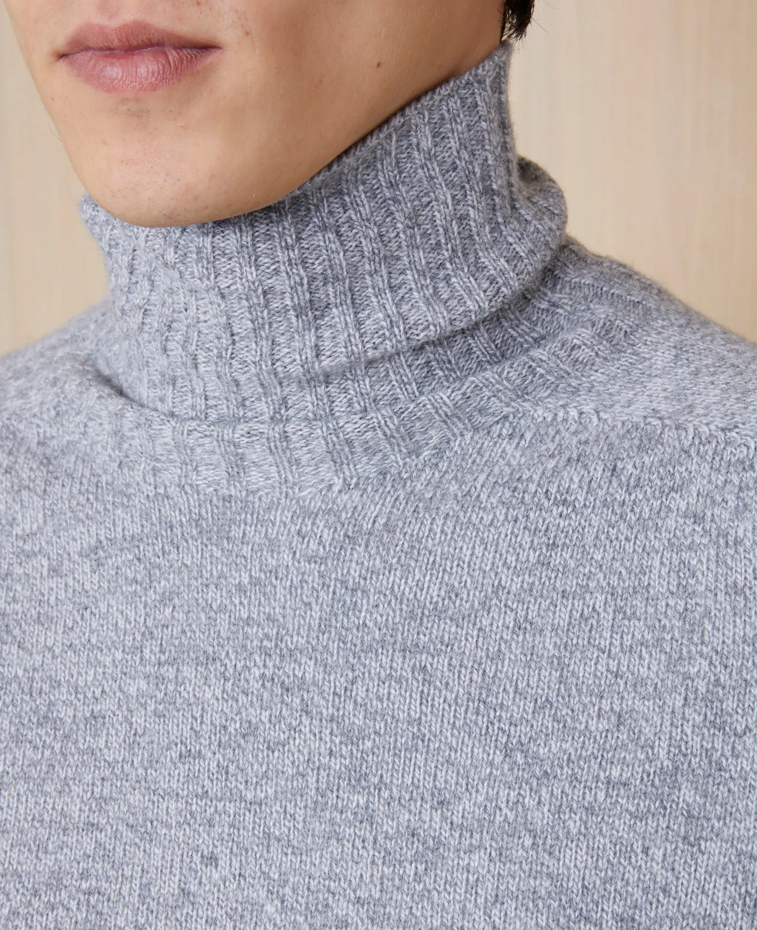 Pull seamless sold by Officine Generale product image thumbnail 4
