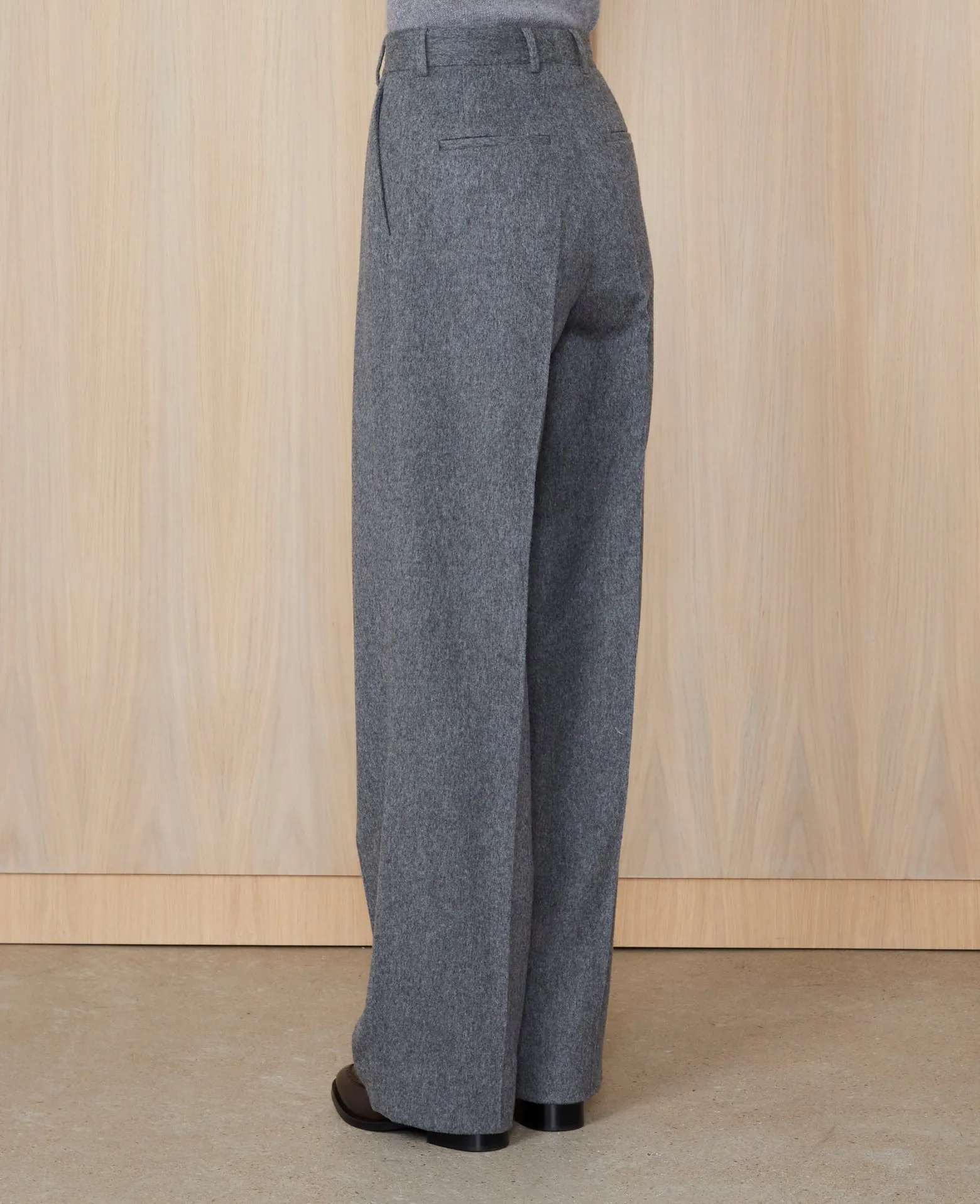 Pantalon new sophie sold by Officine Generale product image thumbnail 3