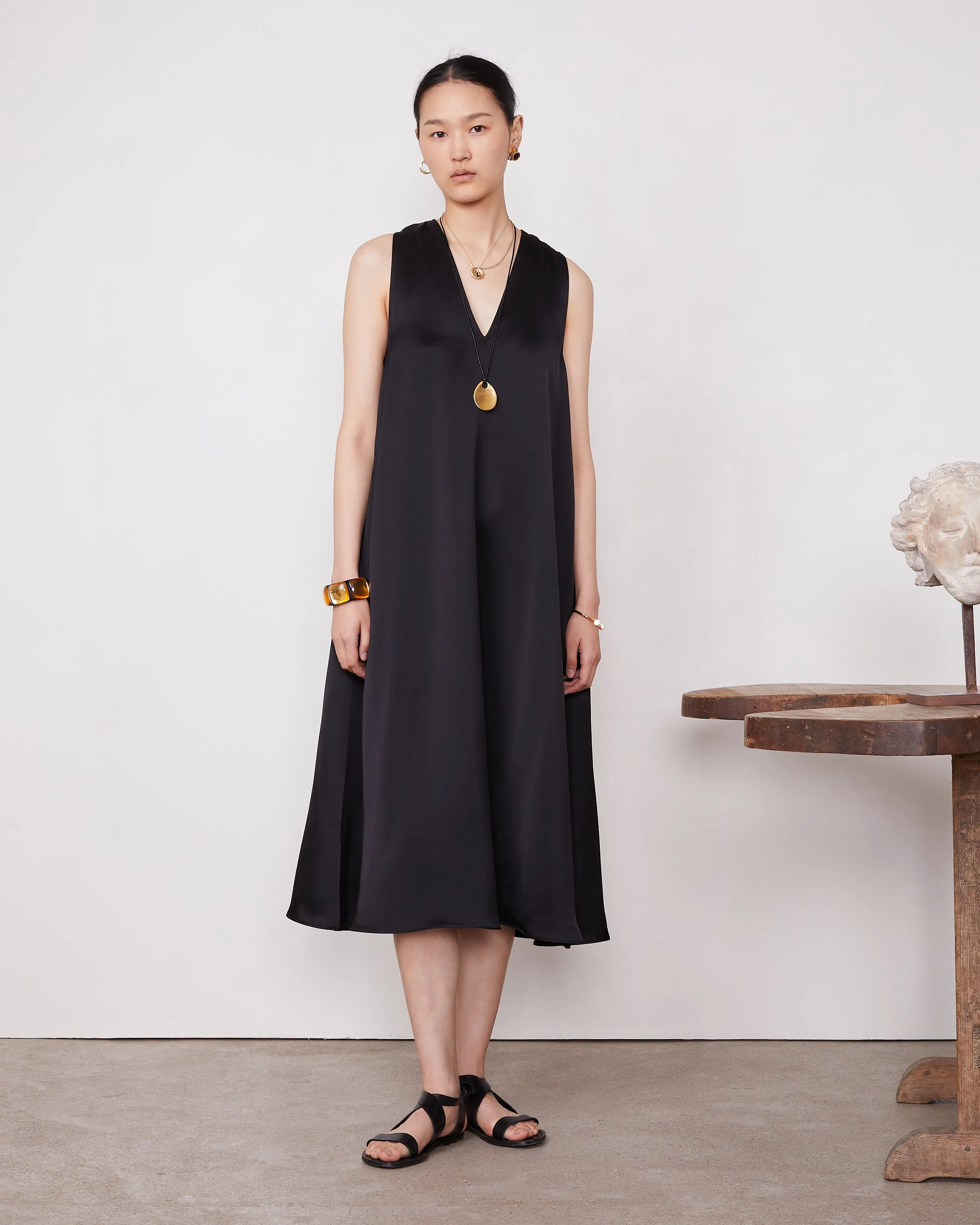 Robe ila sold by Officine Generale product image thumbnail 3