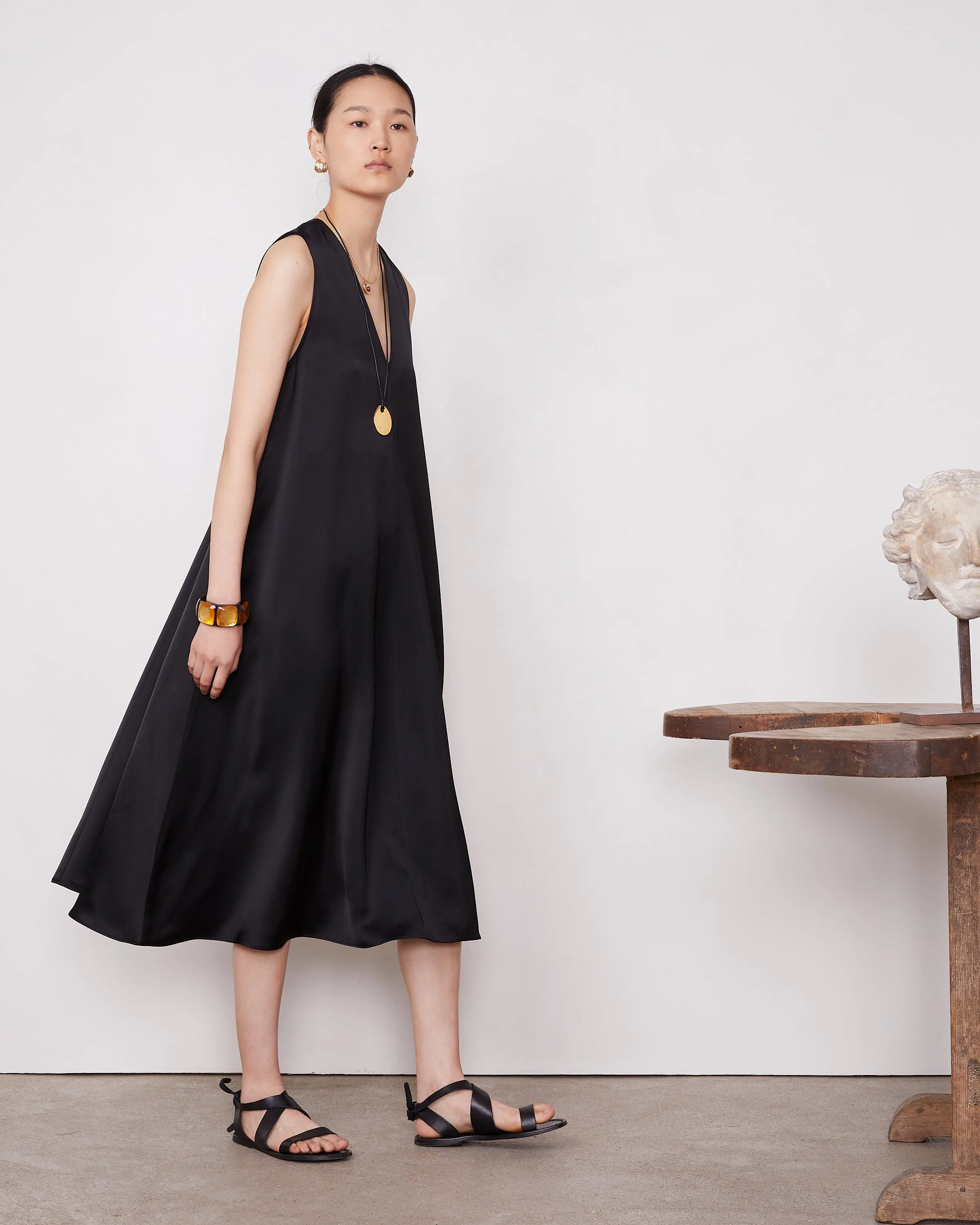 Robe ila sold by Officine Generale product image thumbnail 2