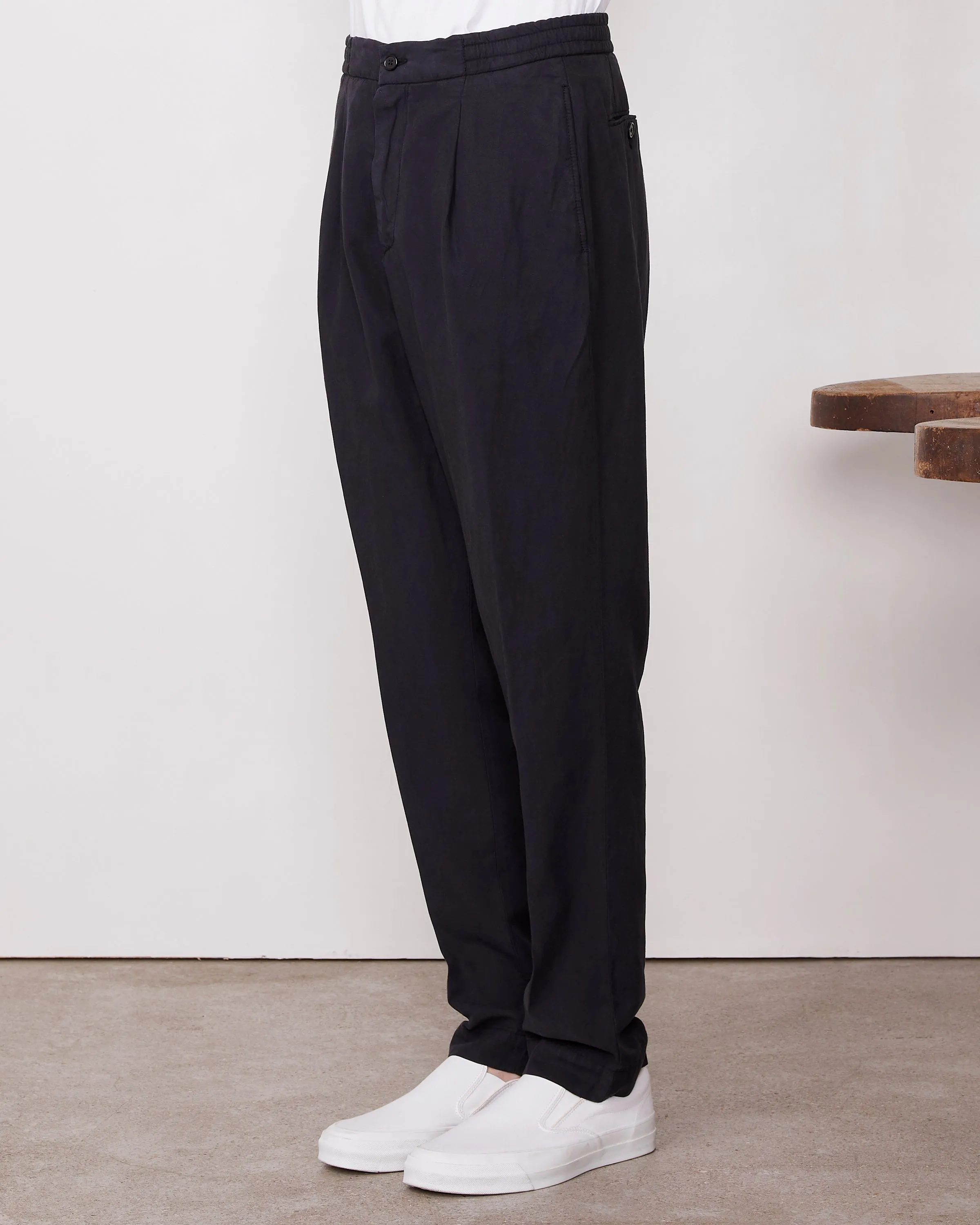 Pantalon drew sold by Officine Generale product image thumbnail 3
