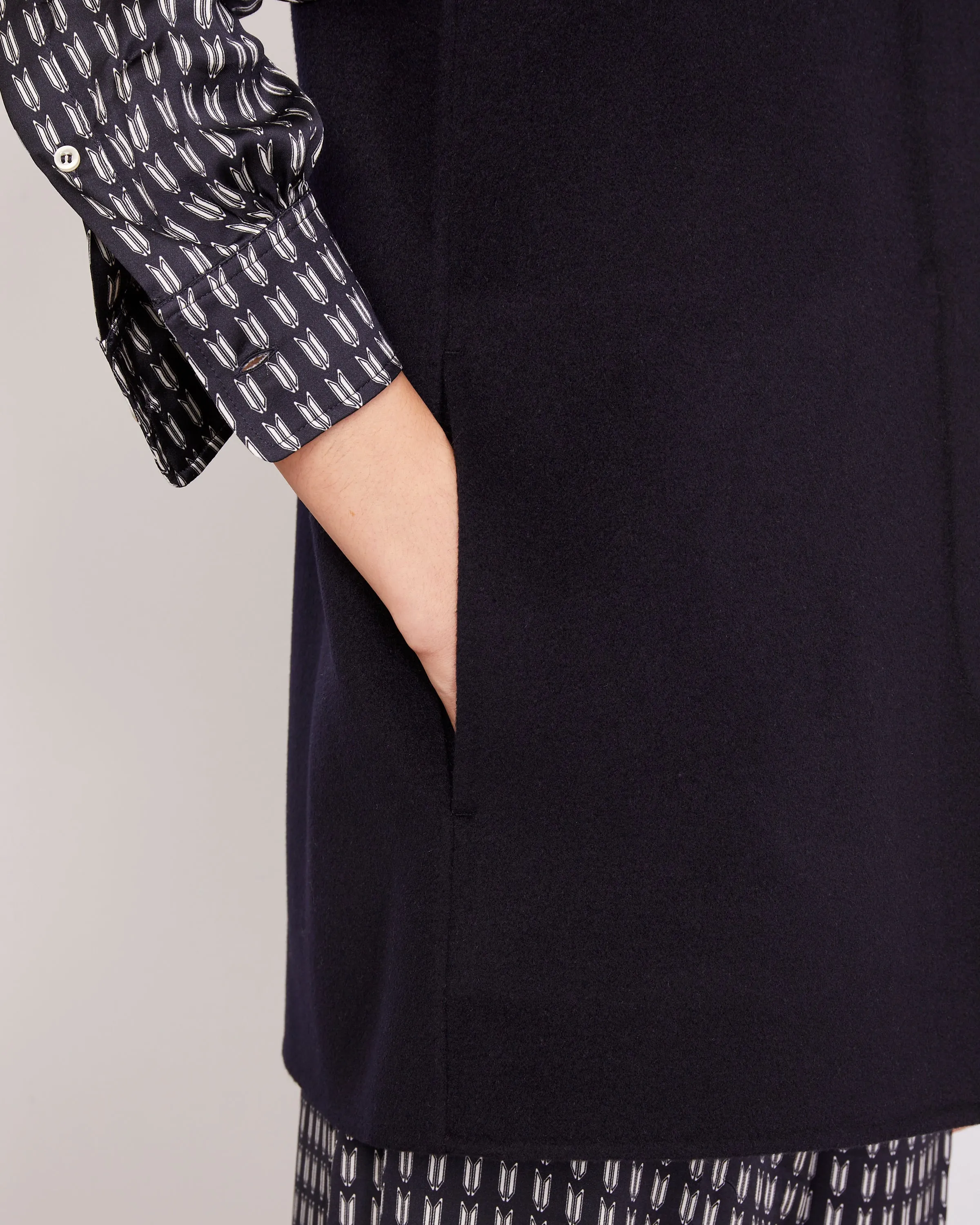 Veste reese sold by Officine Generale product image thumbnail 4