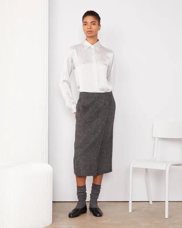 Chemise colombe sold by Officine Generale