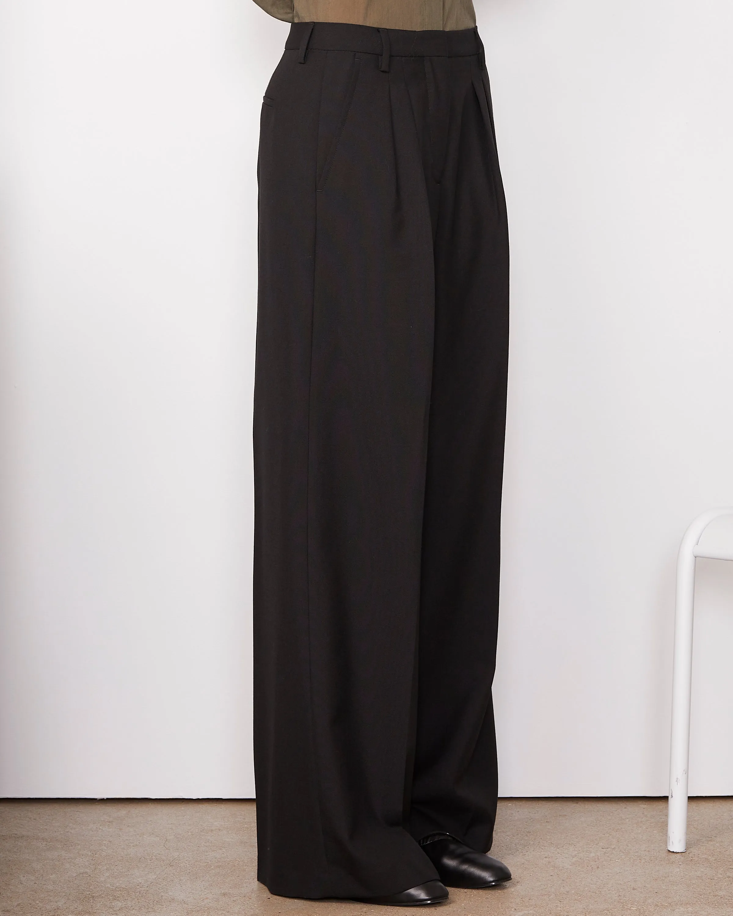 Pantalon elia sold by Officine Generale product image thumbnail 5