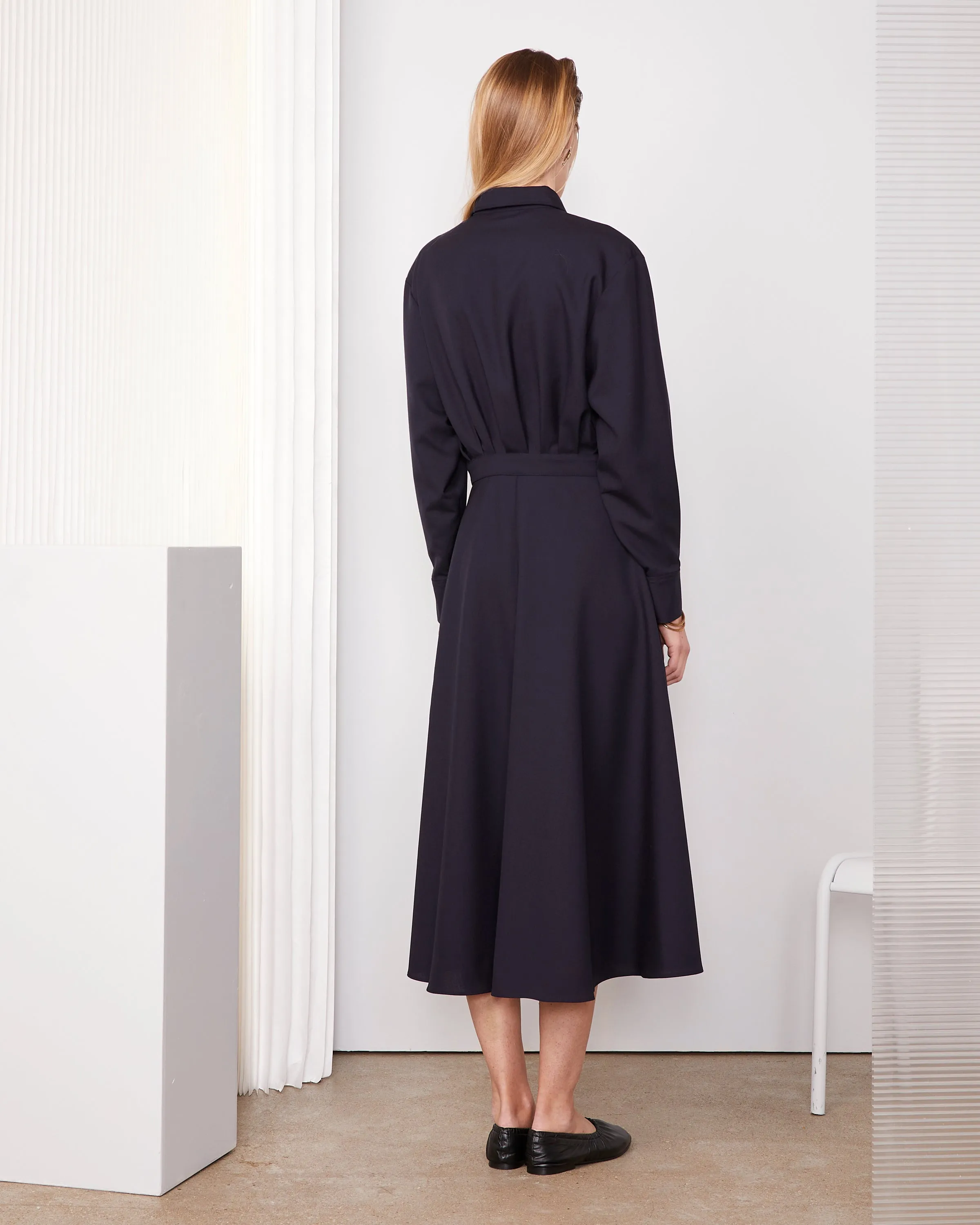 Robe anadea sold by Officine Generale product image thumbnail 4