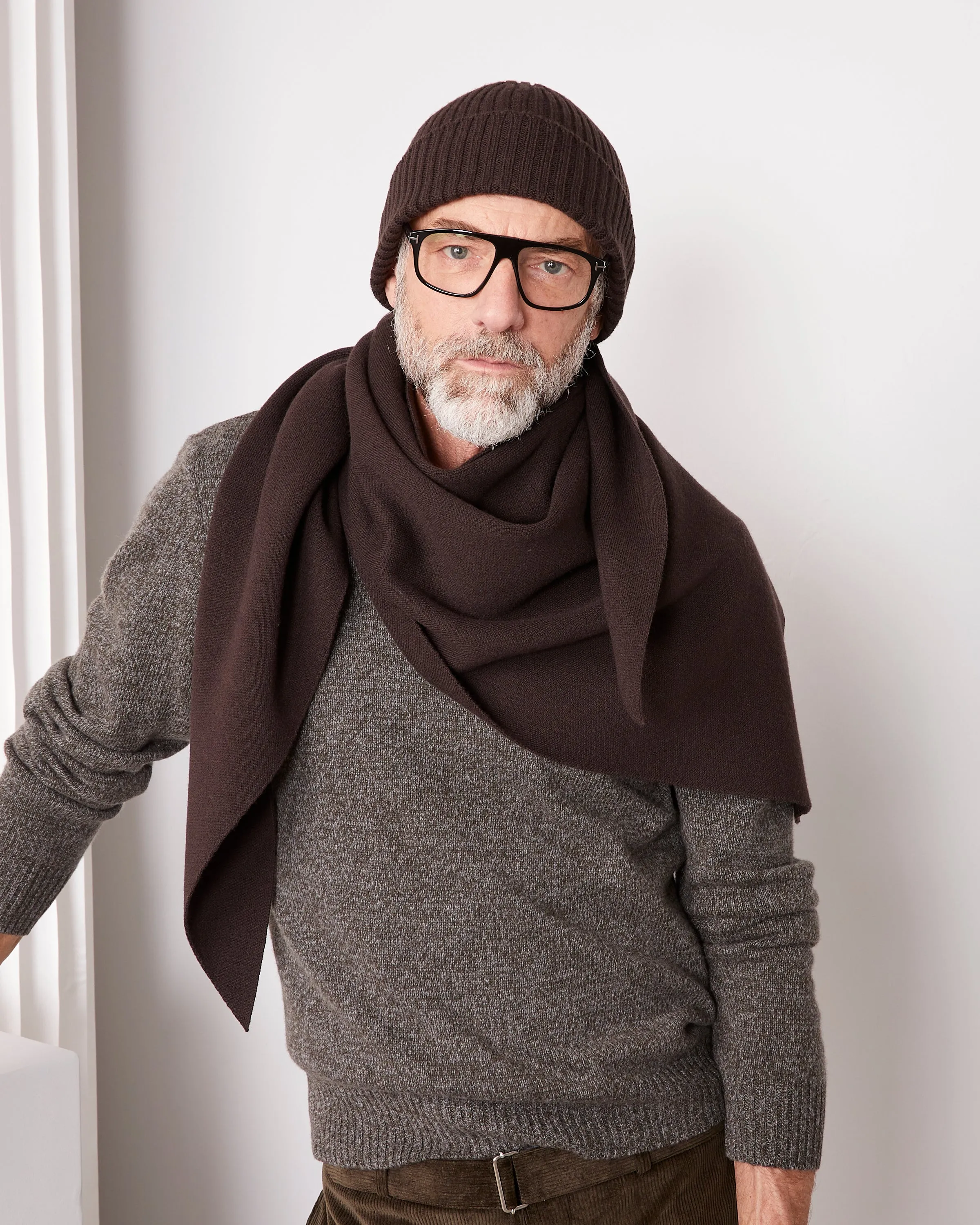 Echarpe triangle sold by Officine Generale