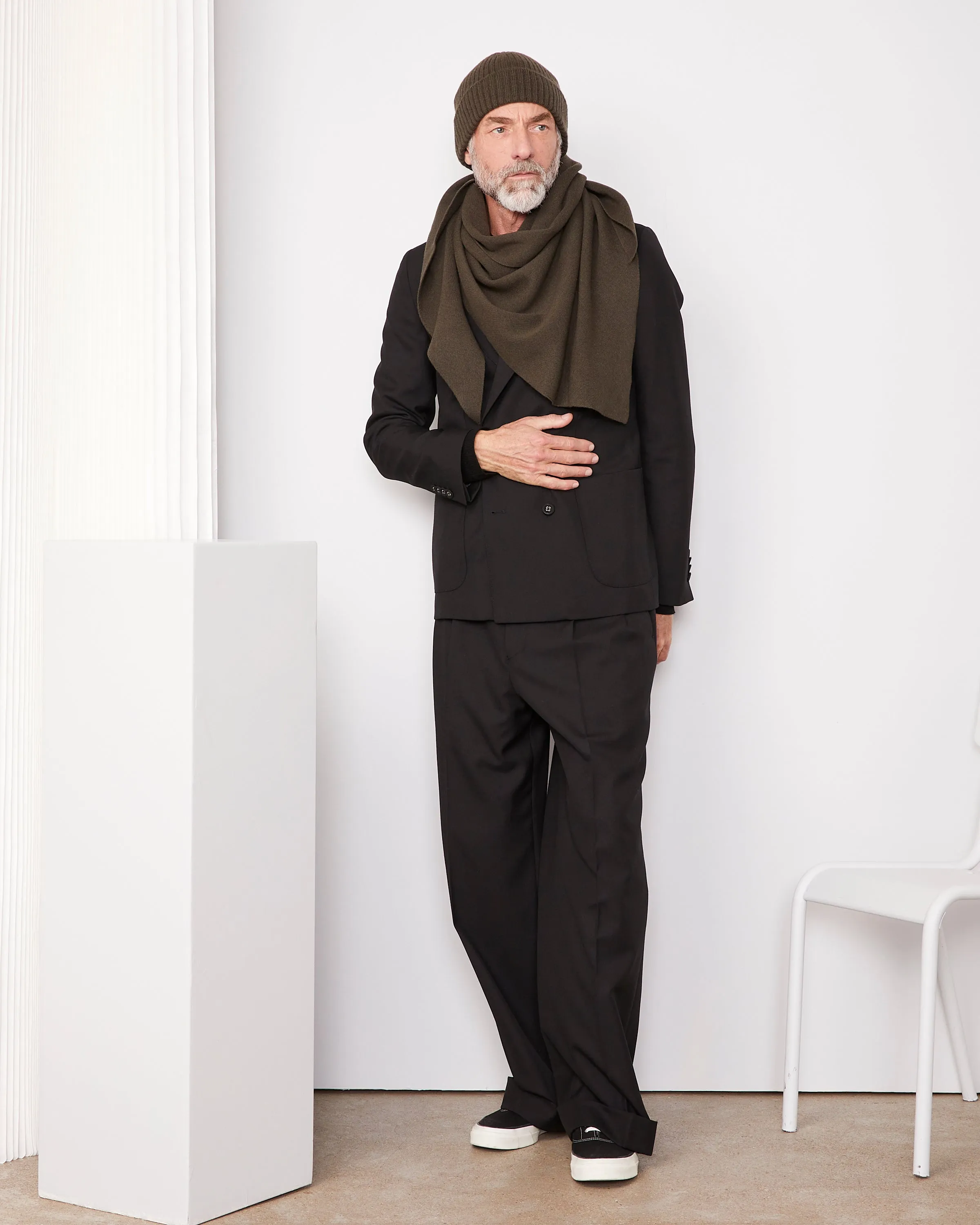 Echarpe triangle sold by Officine Generale product image thumbnail 3