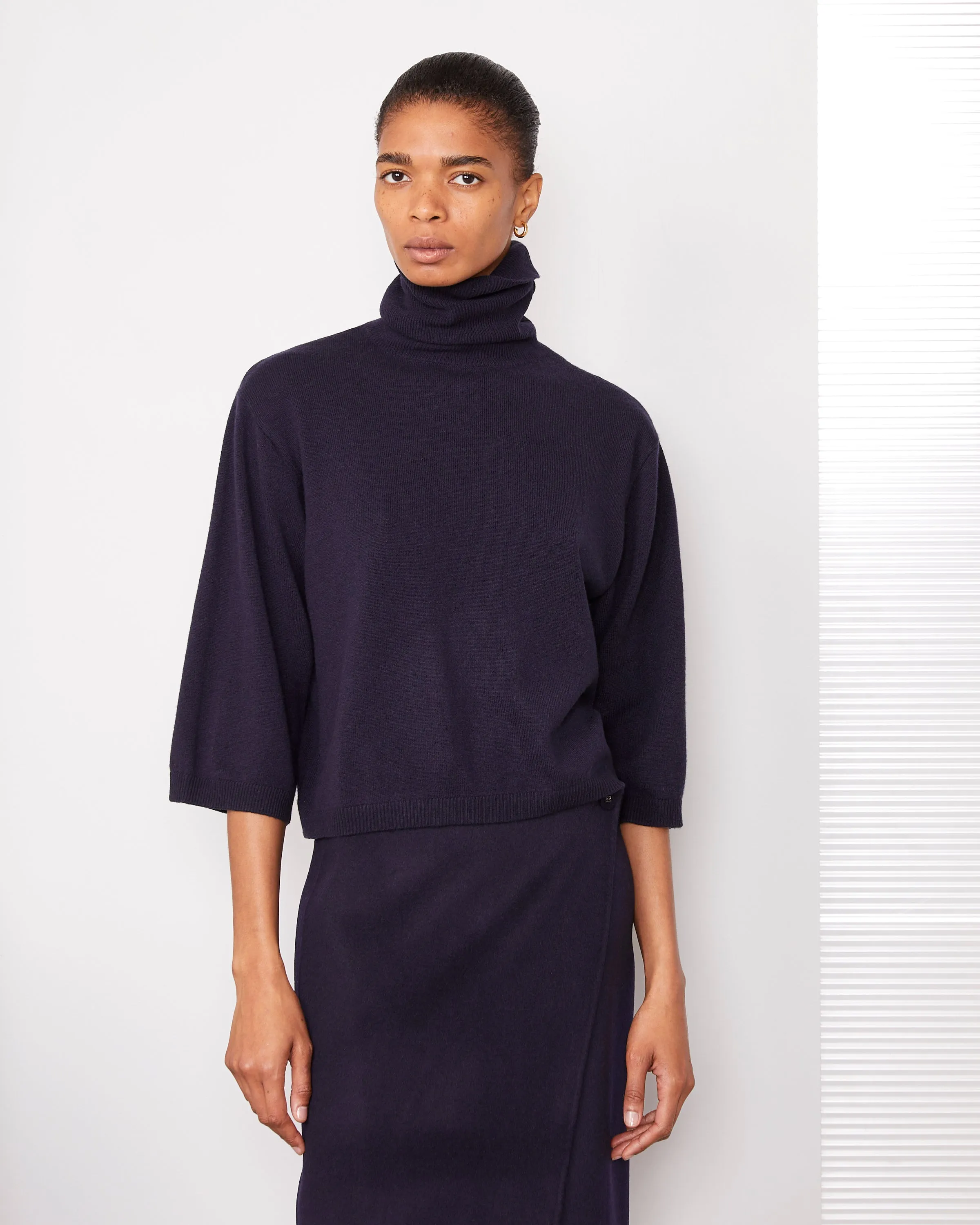 Pull jalila sold by Officine Generale product image thumbnail 2