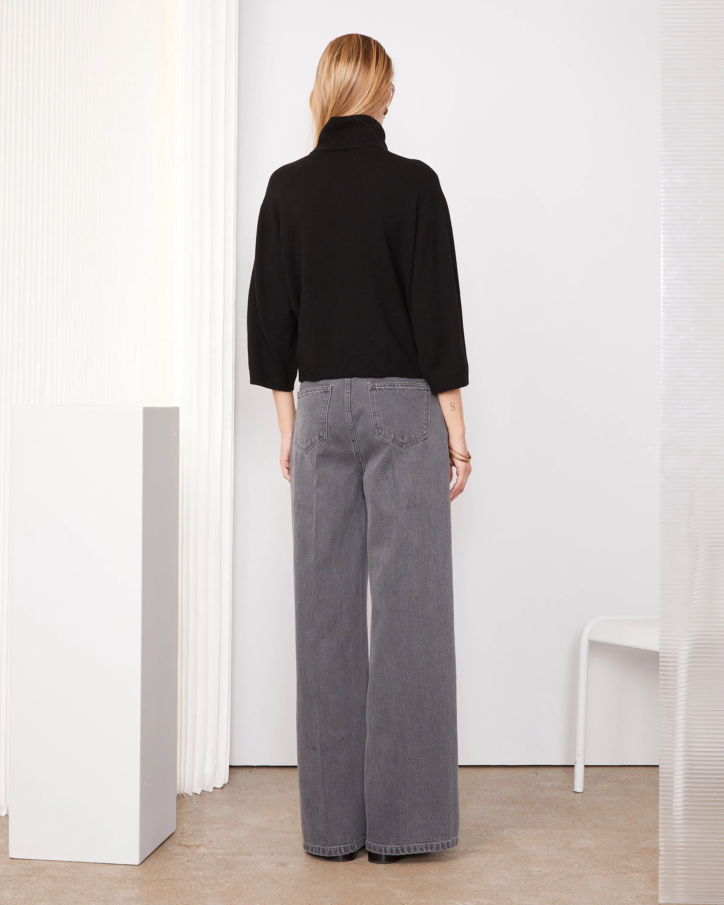 Pull jalila sold by Officine Generale product image thumbnail 4