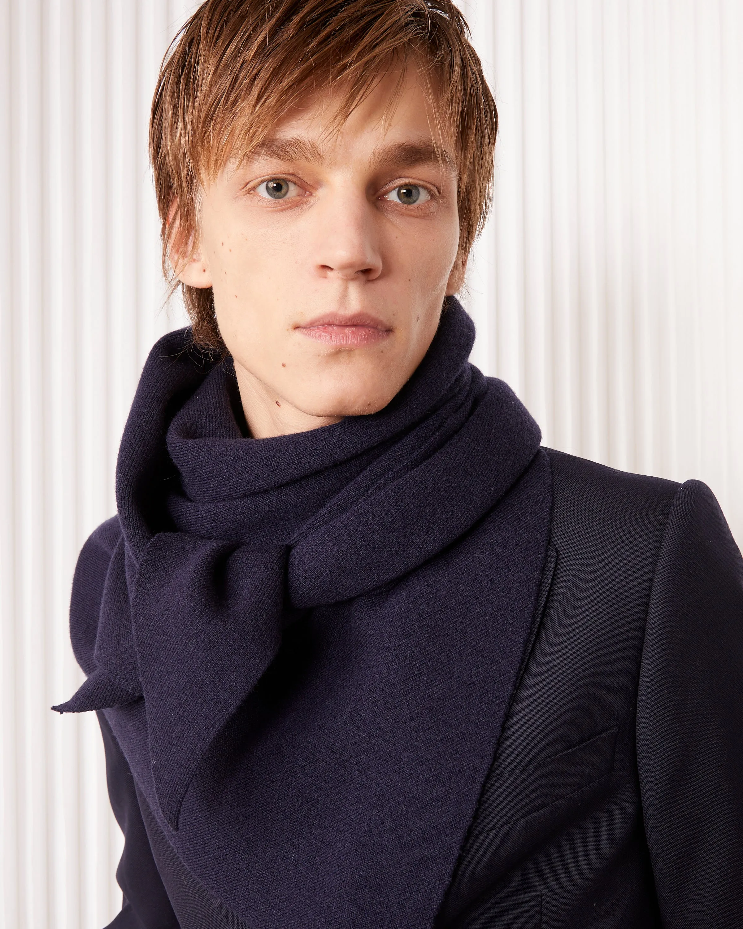 Echarpe triangle sold by Officine Generale product image thumbnail 3