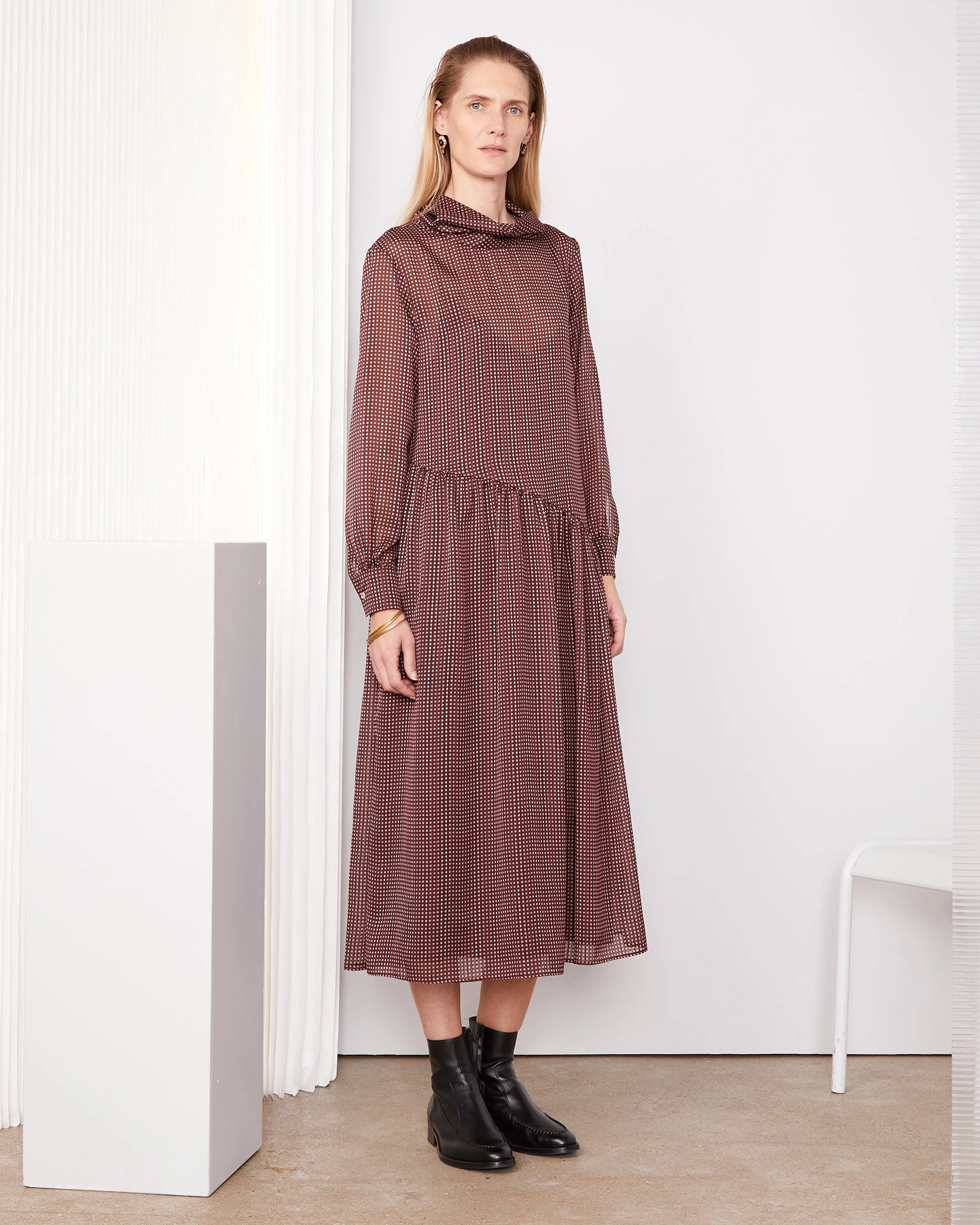 Robe adria sold by Officine Generale product image thumbnail 2